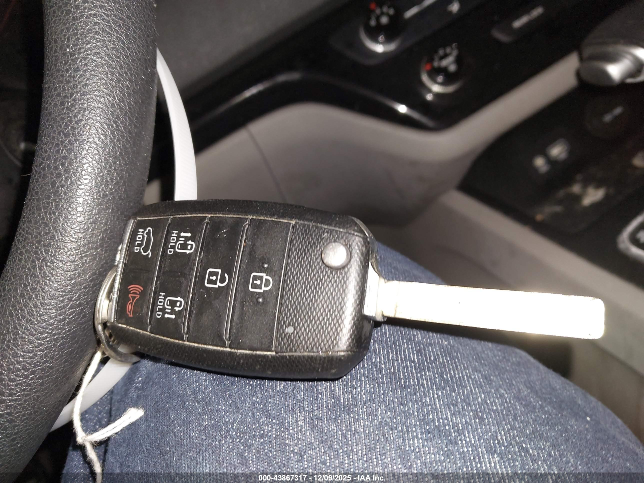 KIA SEDONA image 11