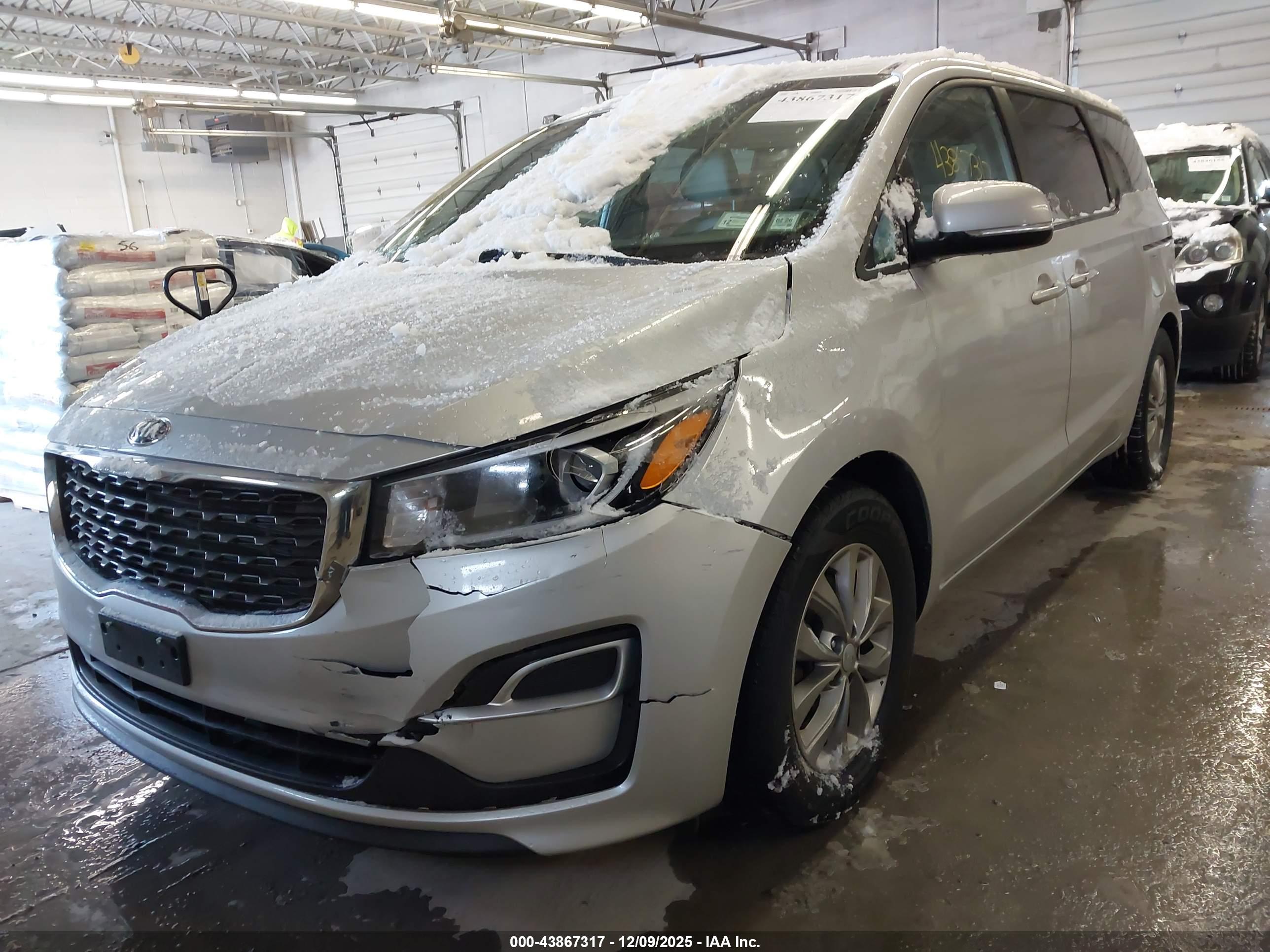 KIA SEDONA image 6