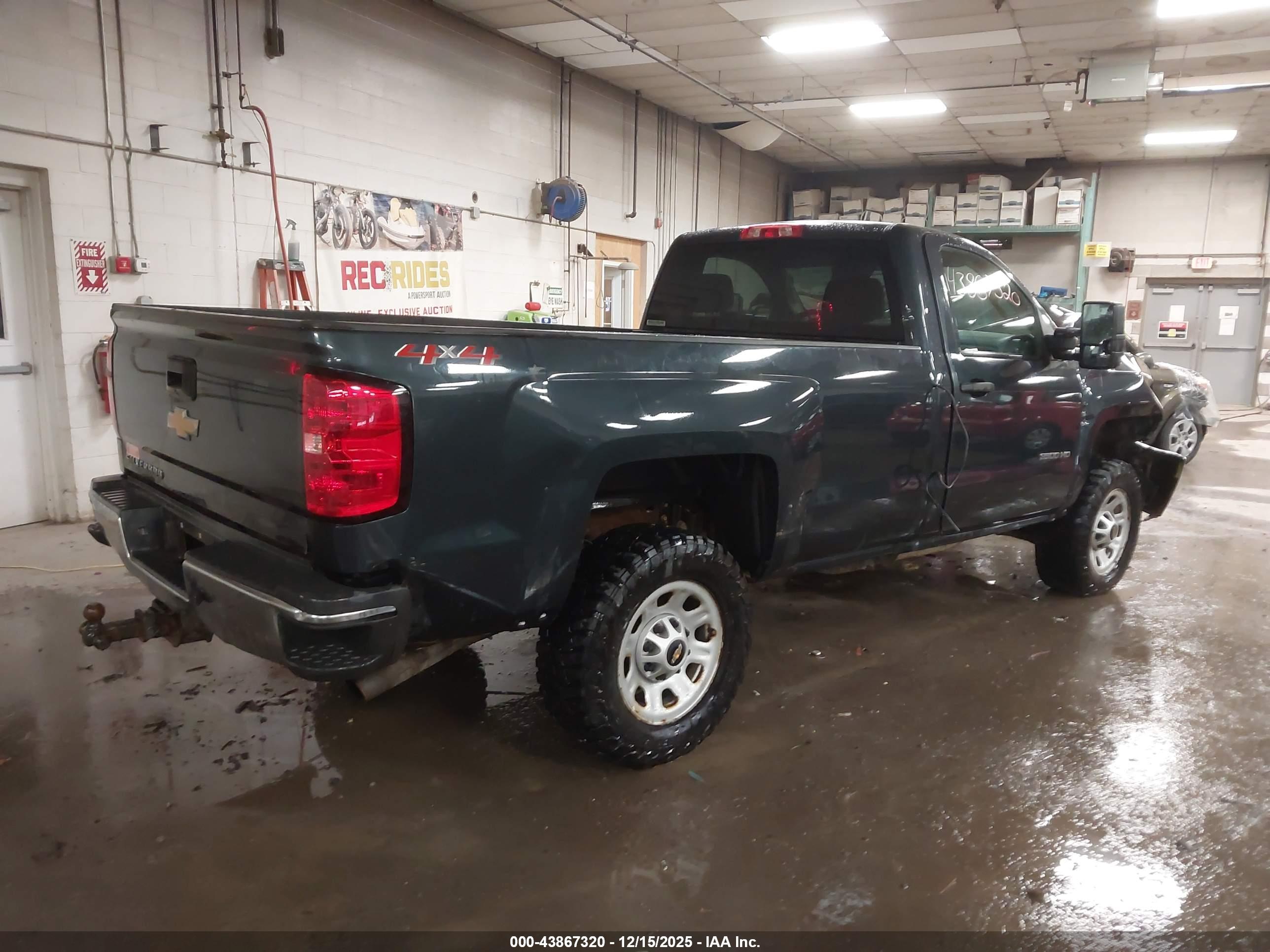 CHEVROLET SILVERADO image 4
