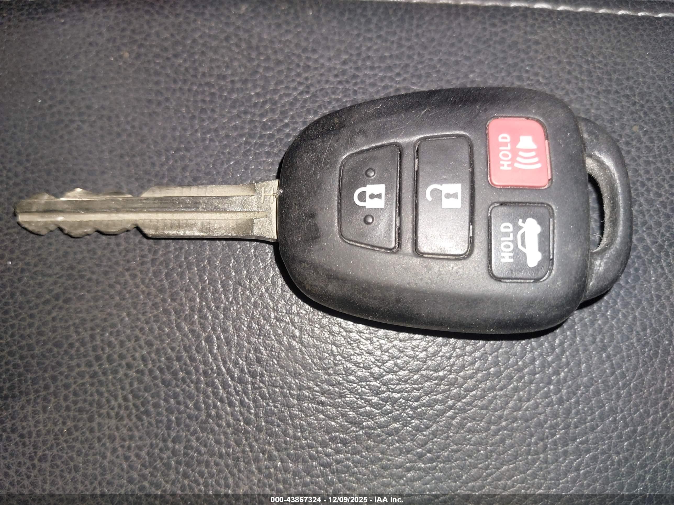 TOYOTA COROLLA image 11