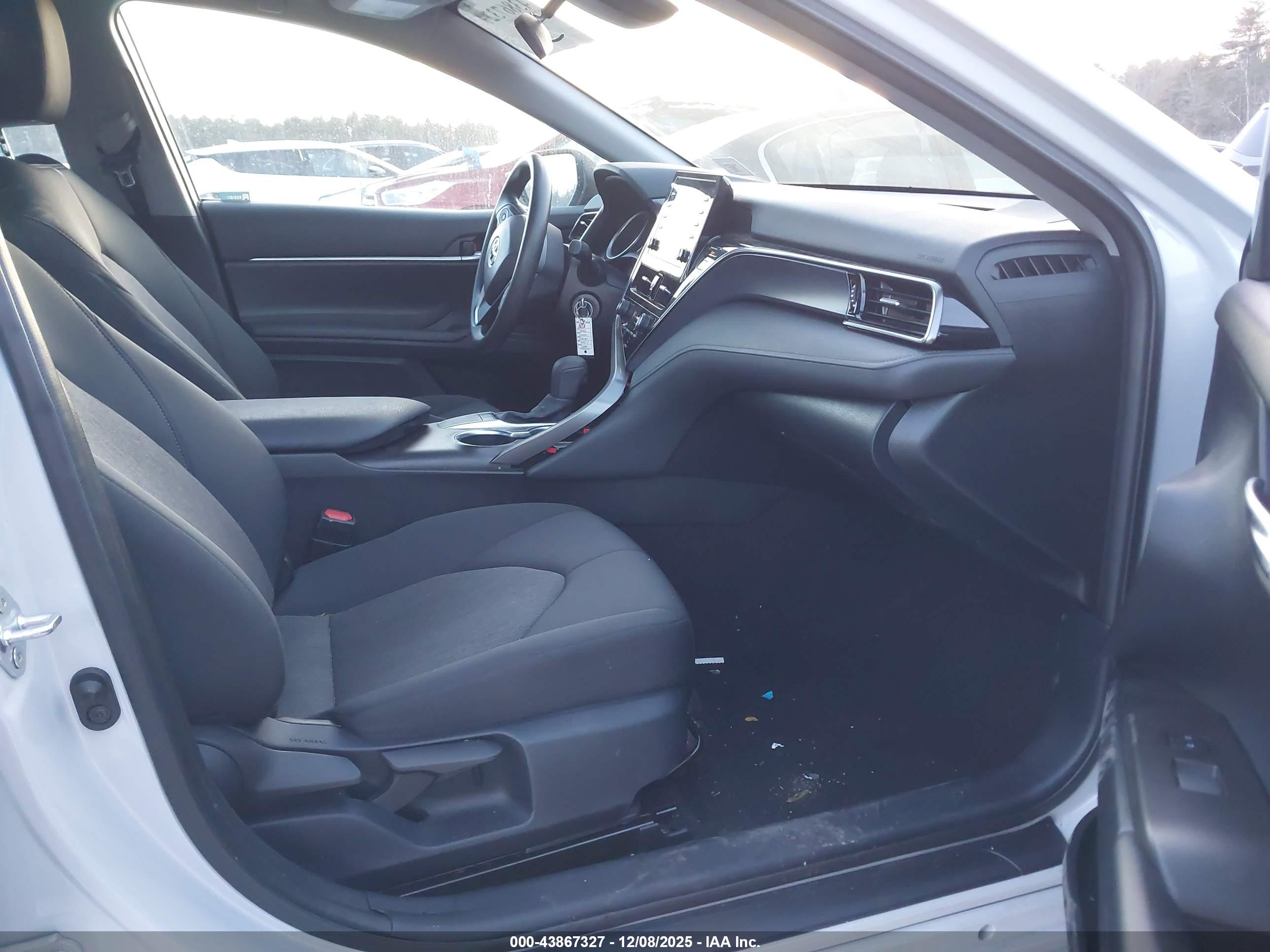 TOYOTA CAMRY image 5