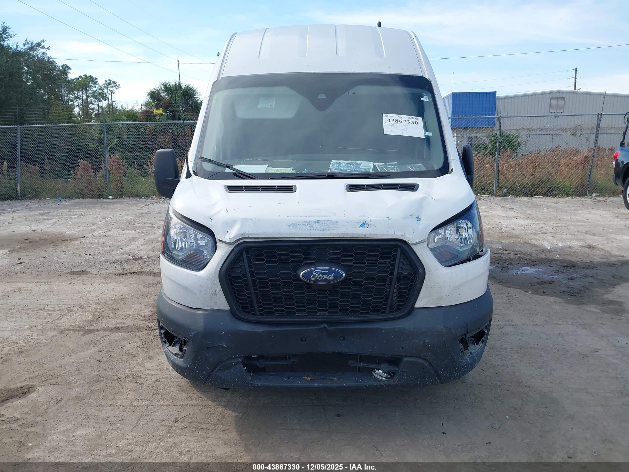 FORD TRANSIT-250 image 6