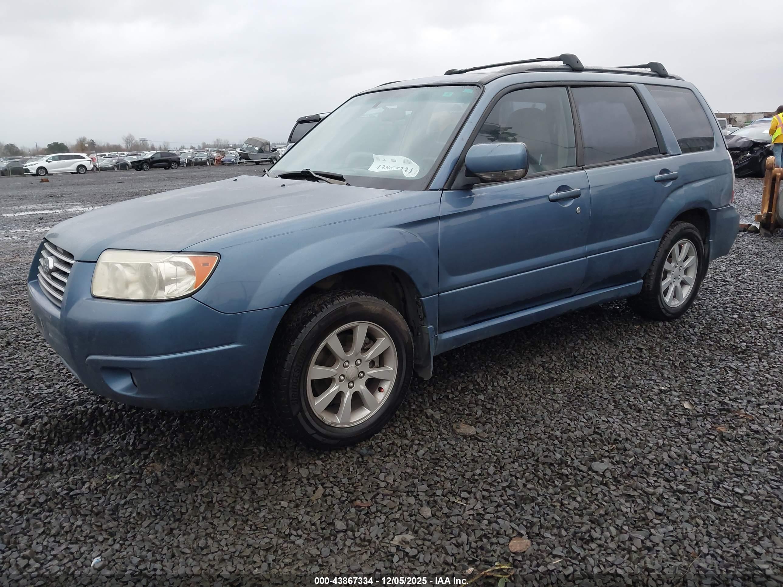 SUBARU FORESTER image 2