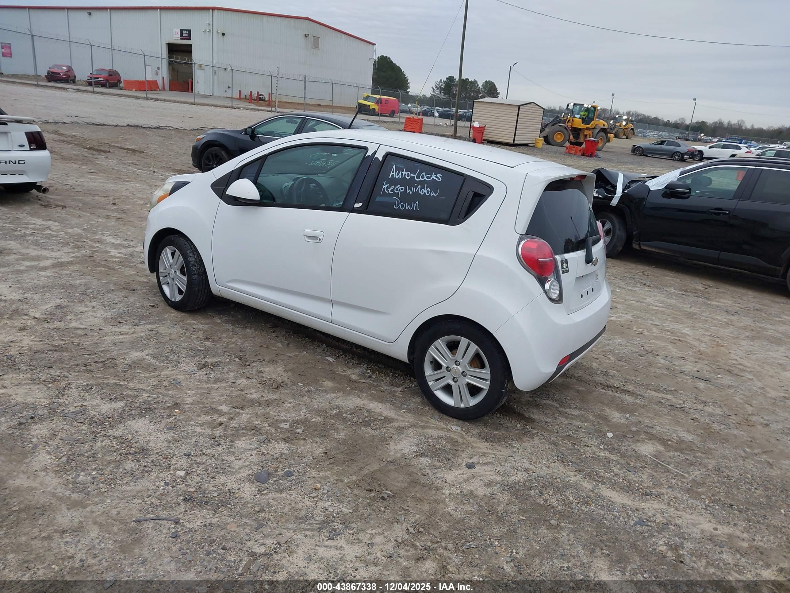 CHEVROLET SPARK image 3
