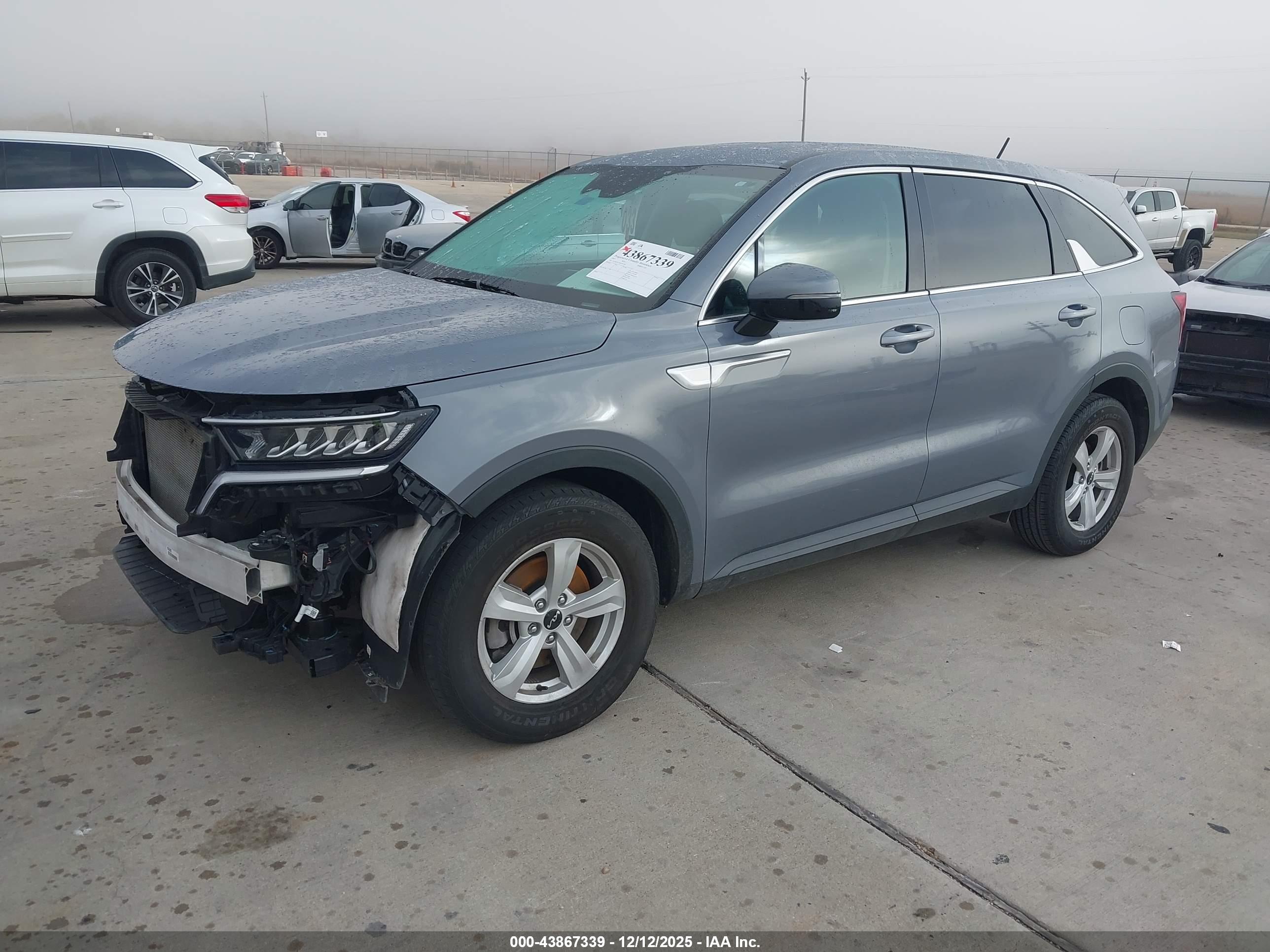 KIA SORENTO image 2