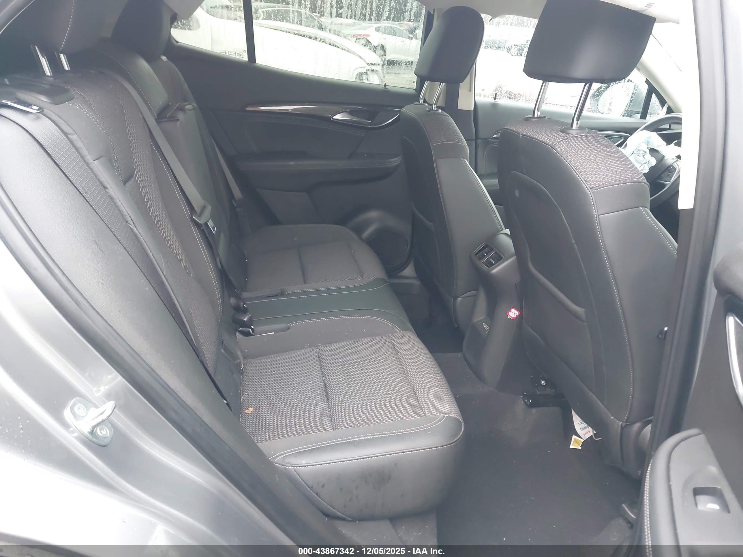 BUICK ENVISION image 8