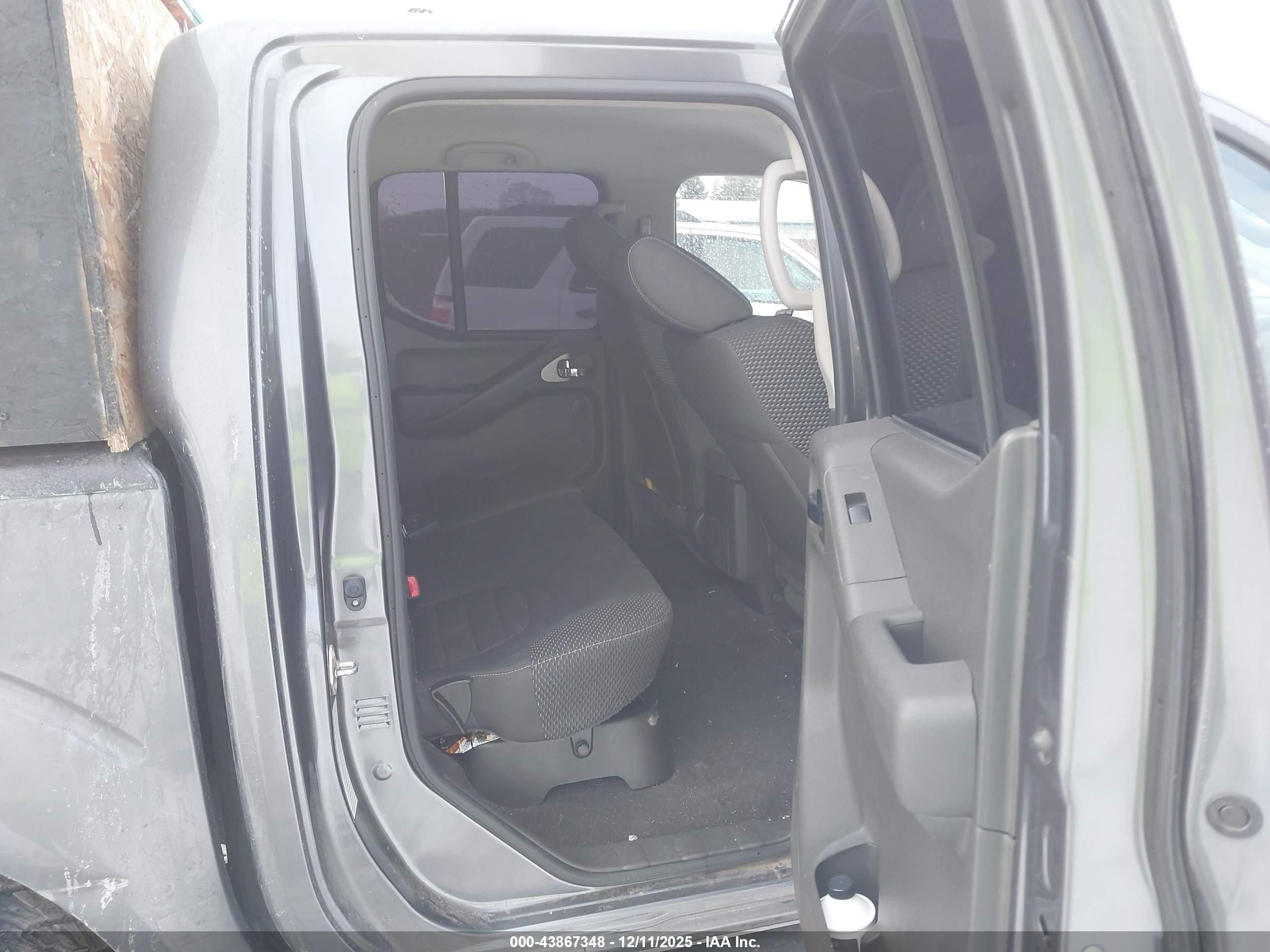 NISSAN FRONTIER image 8