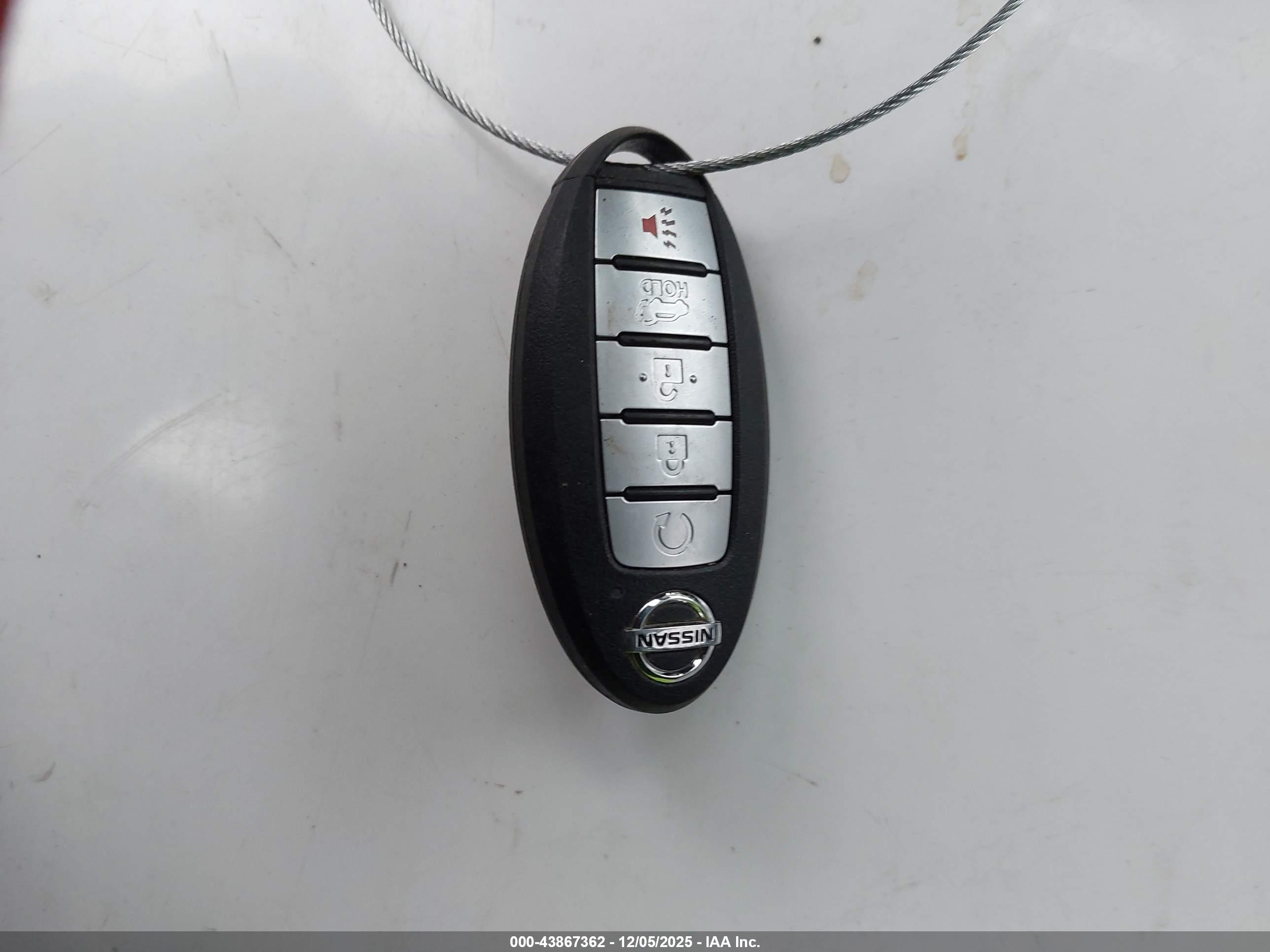 NISSAN ROGUE image 11