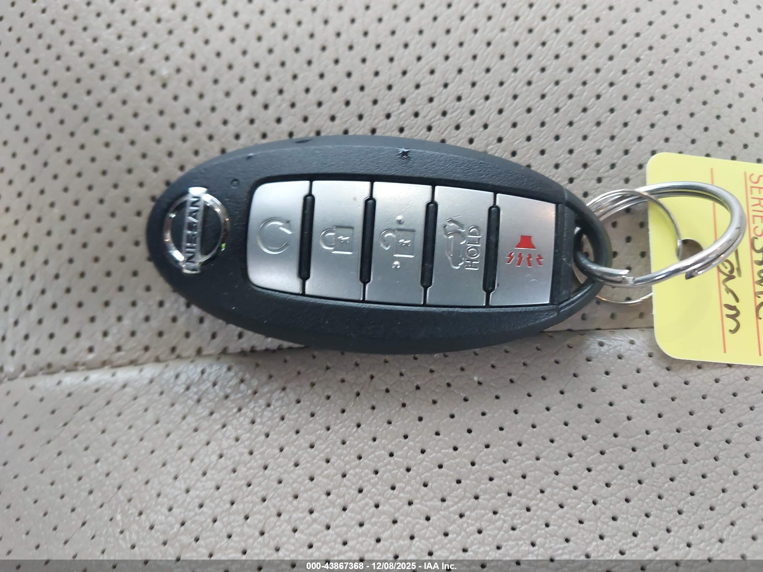 NISSAN ROGUE image 11