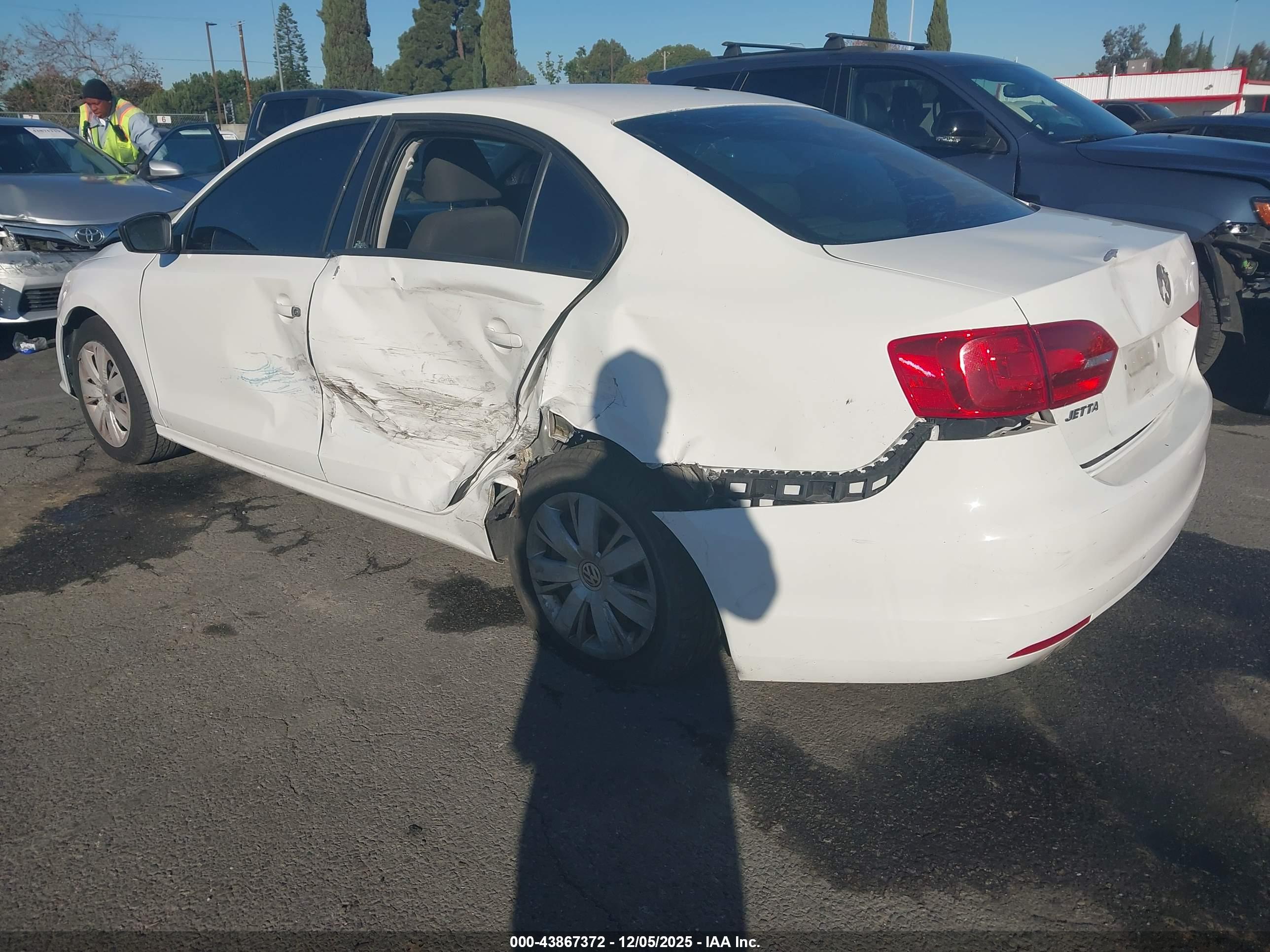 VOLKSWAGEN JETTA image 3