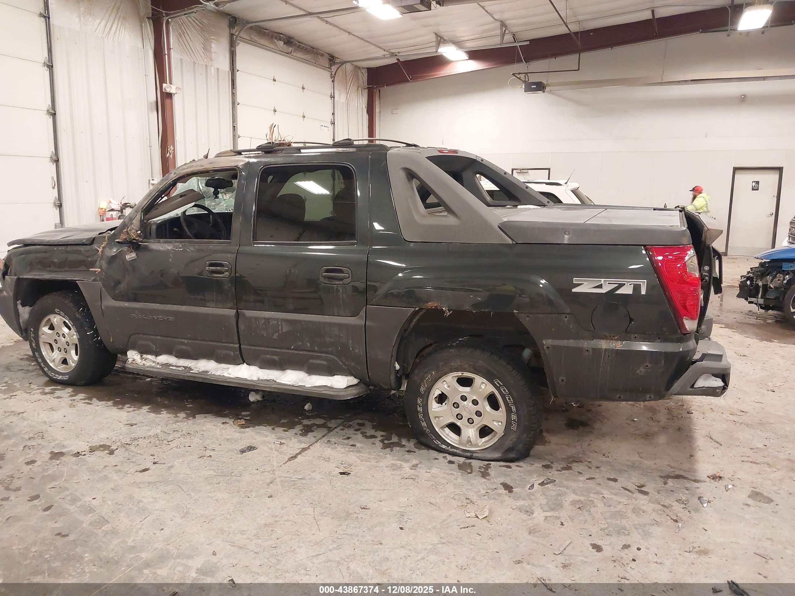 CHEVROLET AVALANCHE image 3