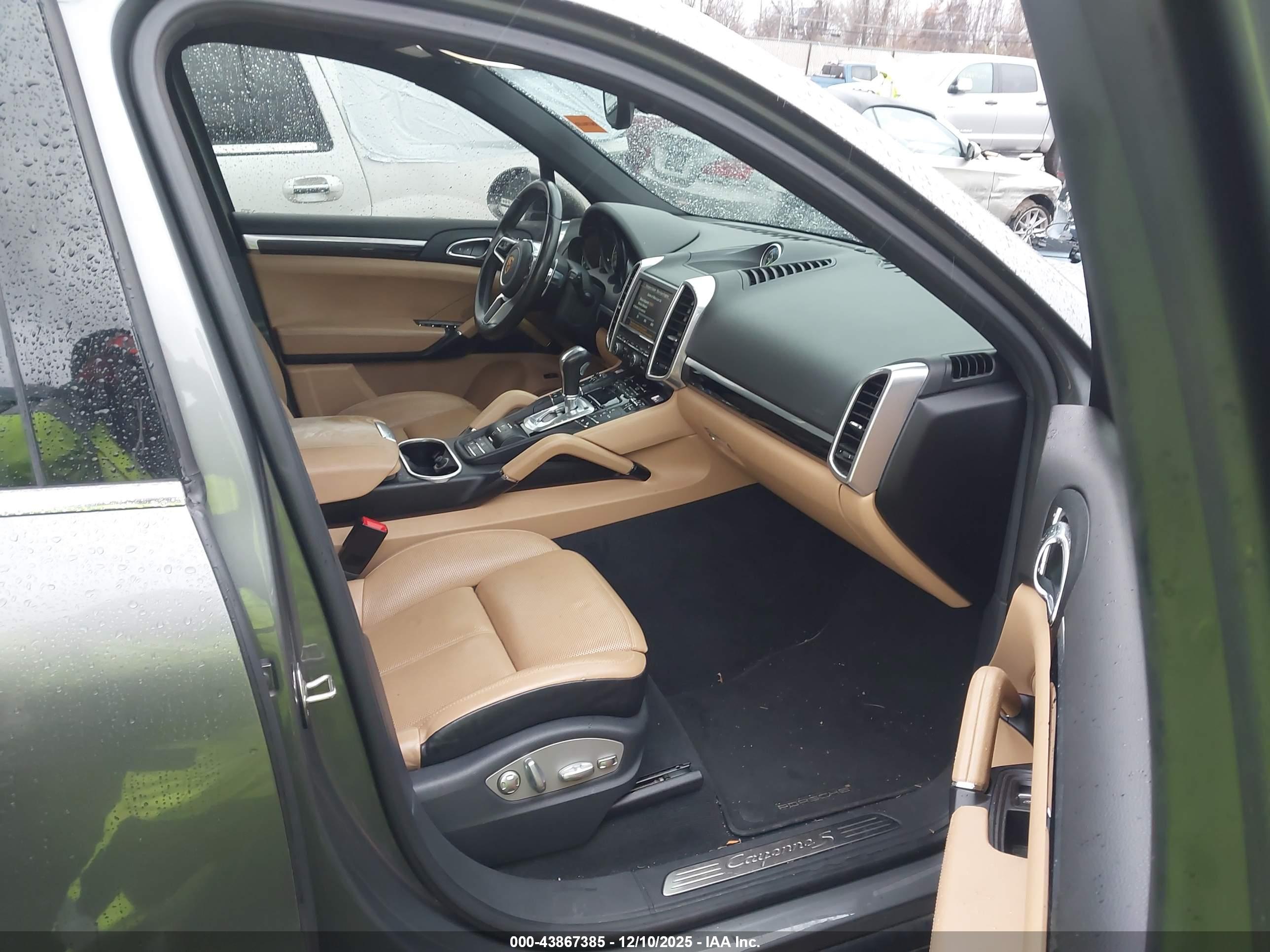 PORSCHE CAYENNE image 5