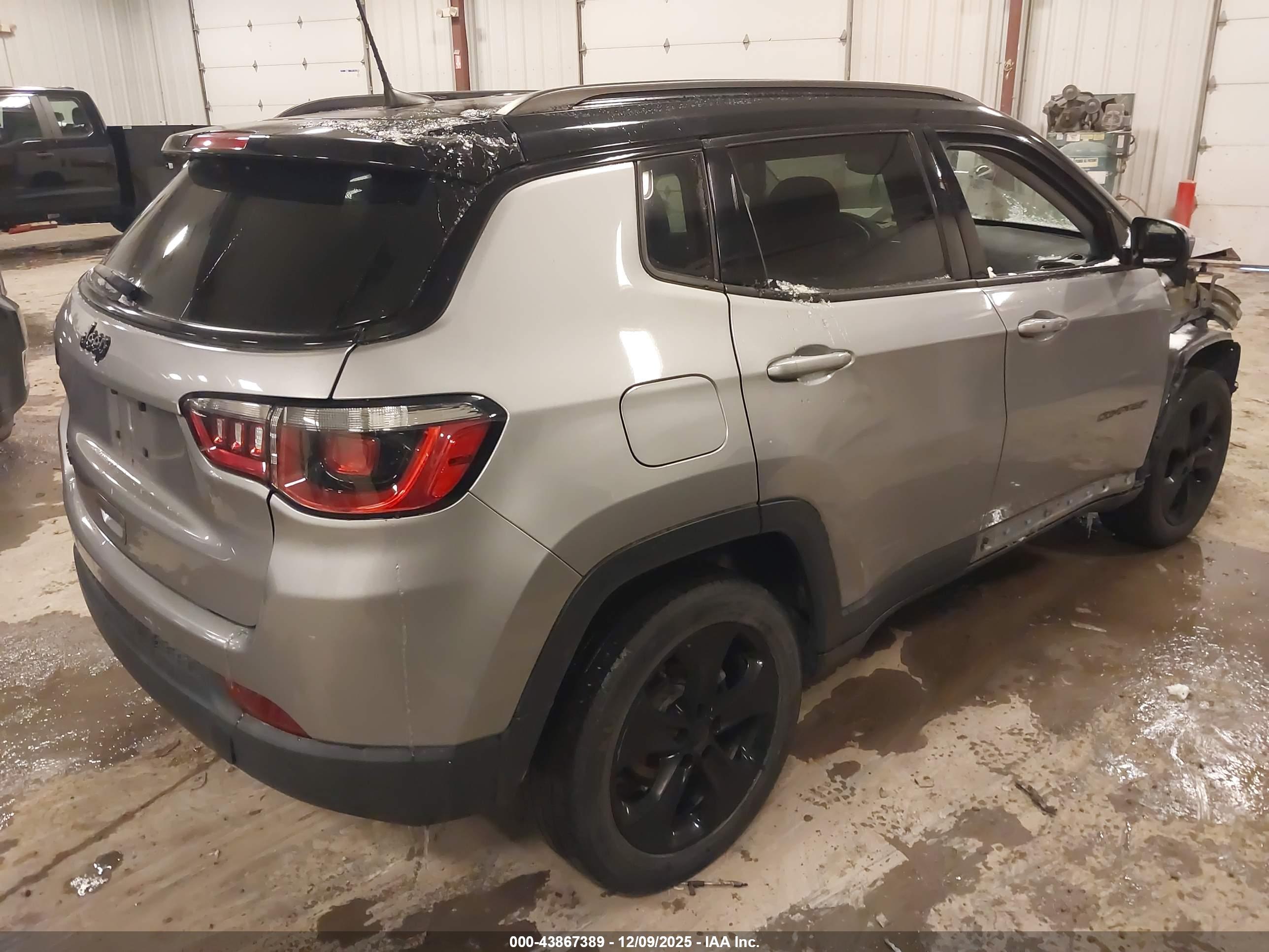 JEEP COMPASS image 4