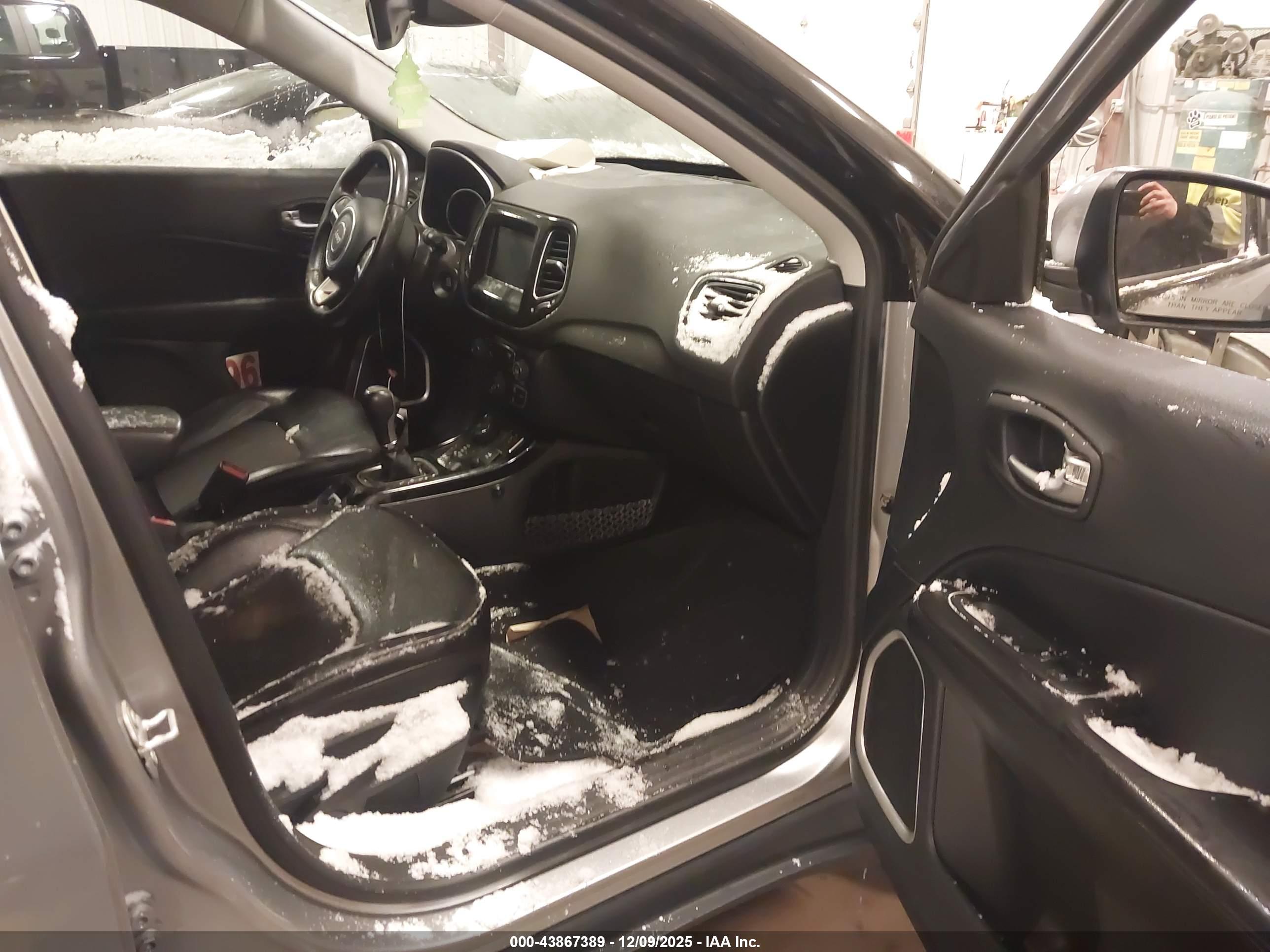 JEEP COMPASS image 5