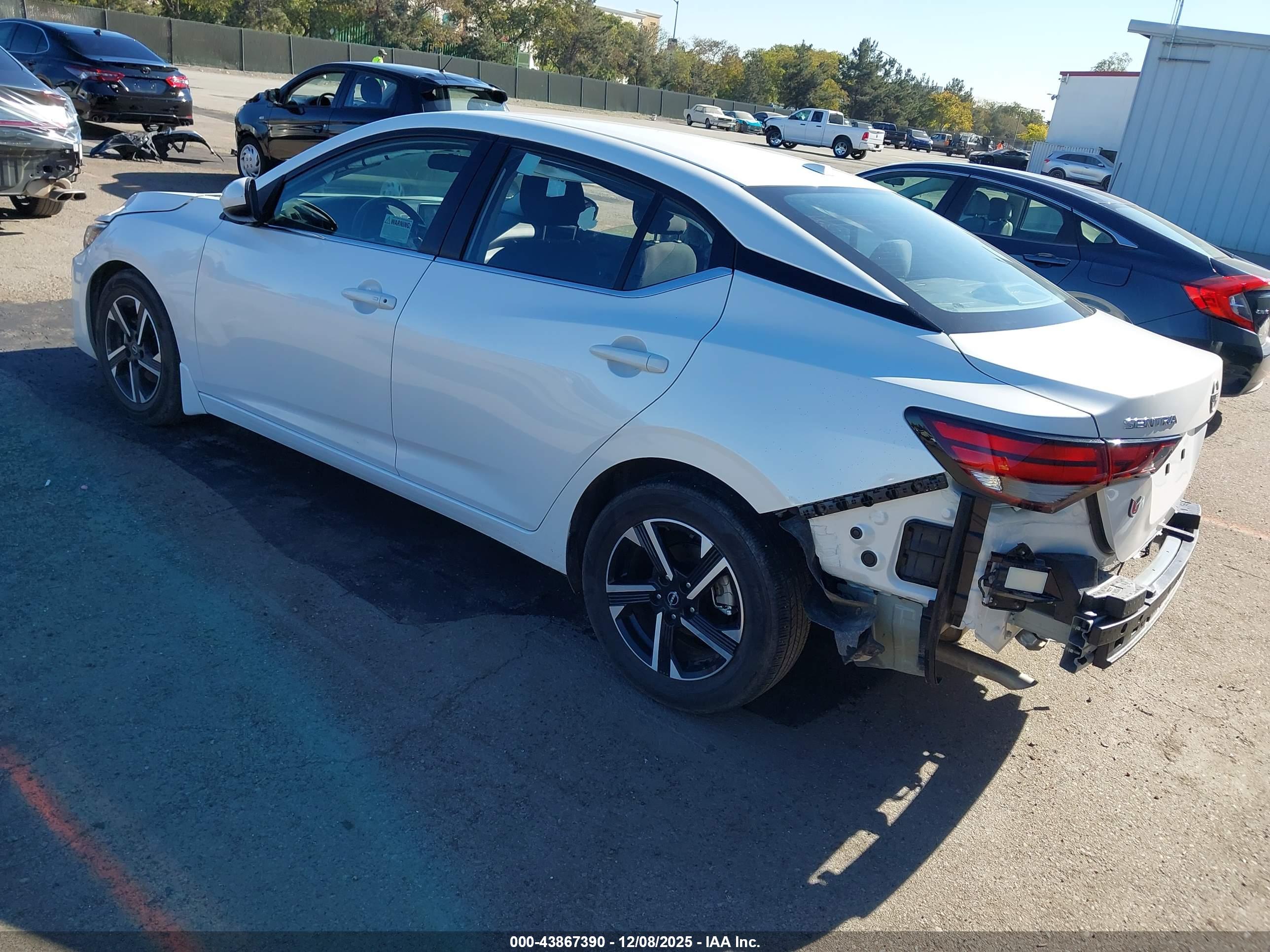 NISSAN SENTRA image 3