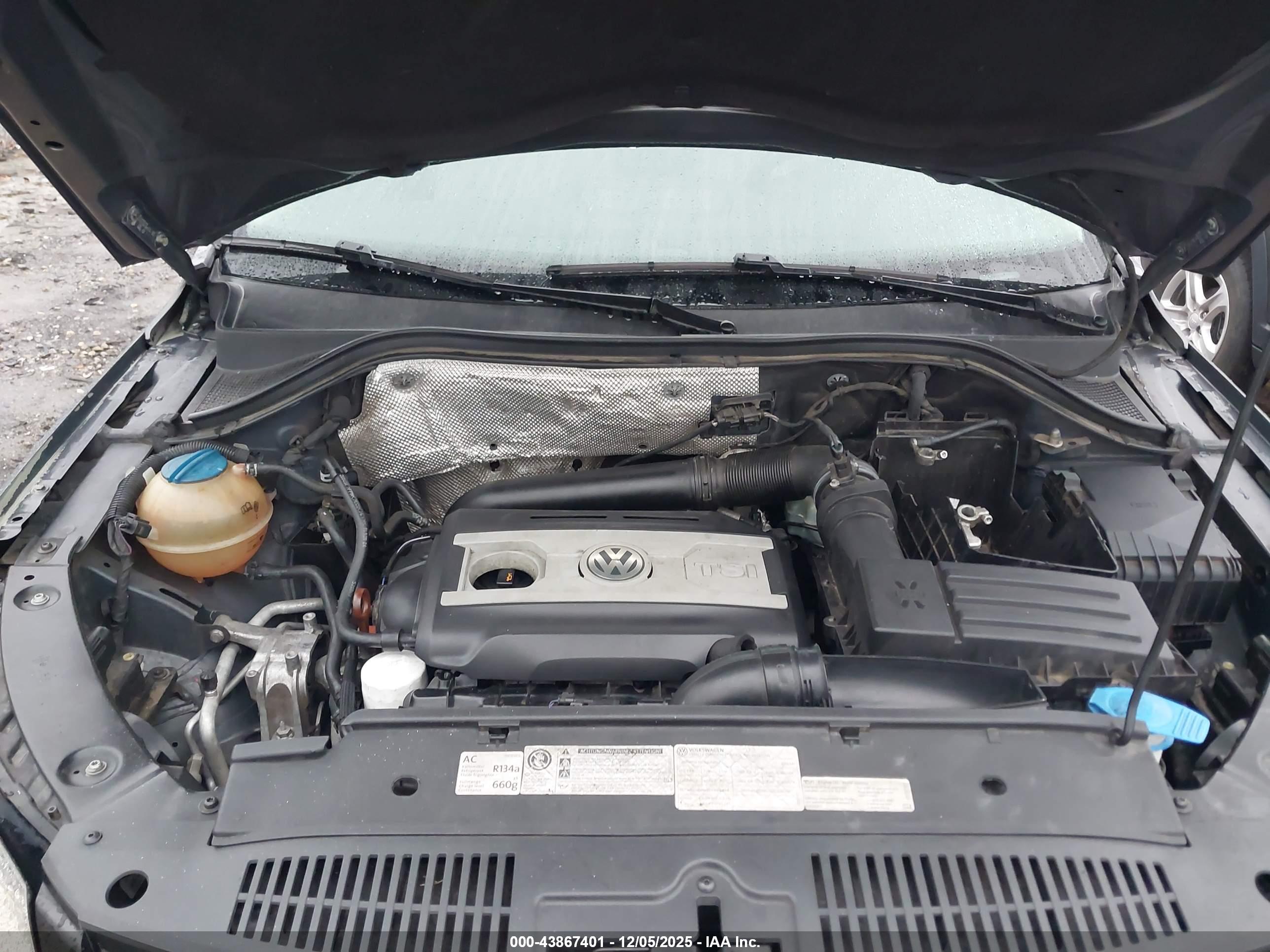 VOLKSWAGEN TIGUAN image 10