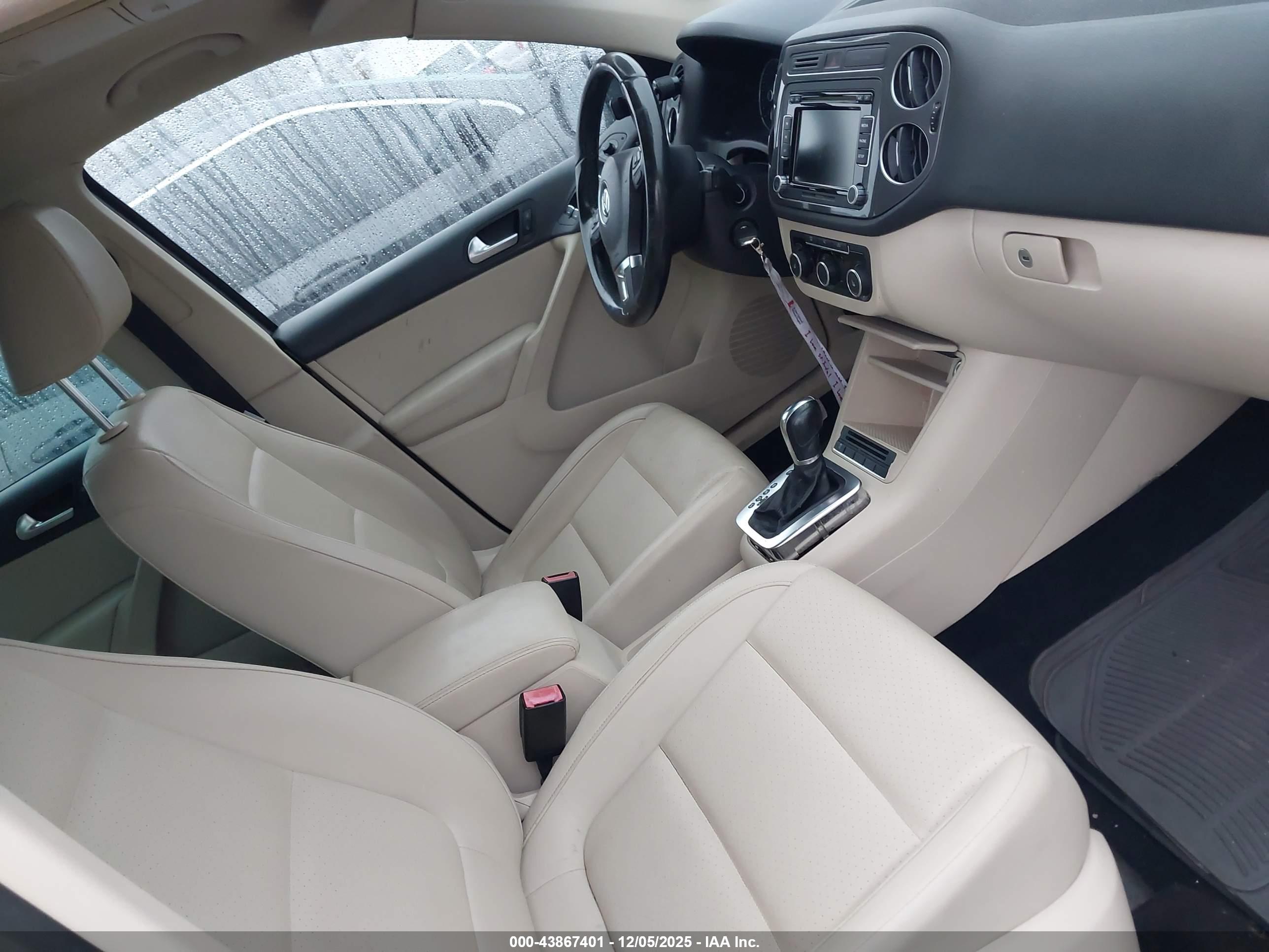 VOLKSWAGEN TIGUAN image 5