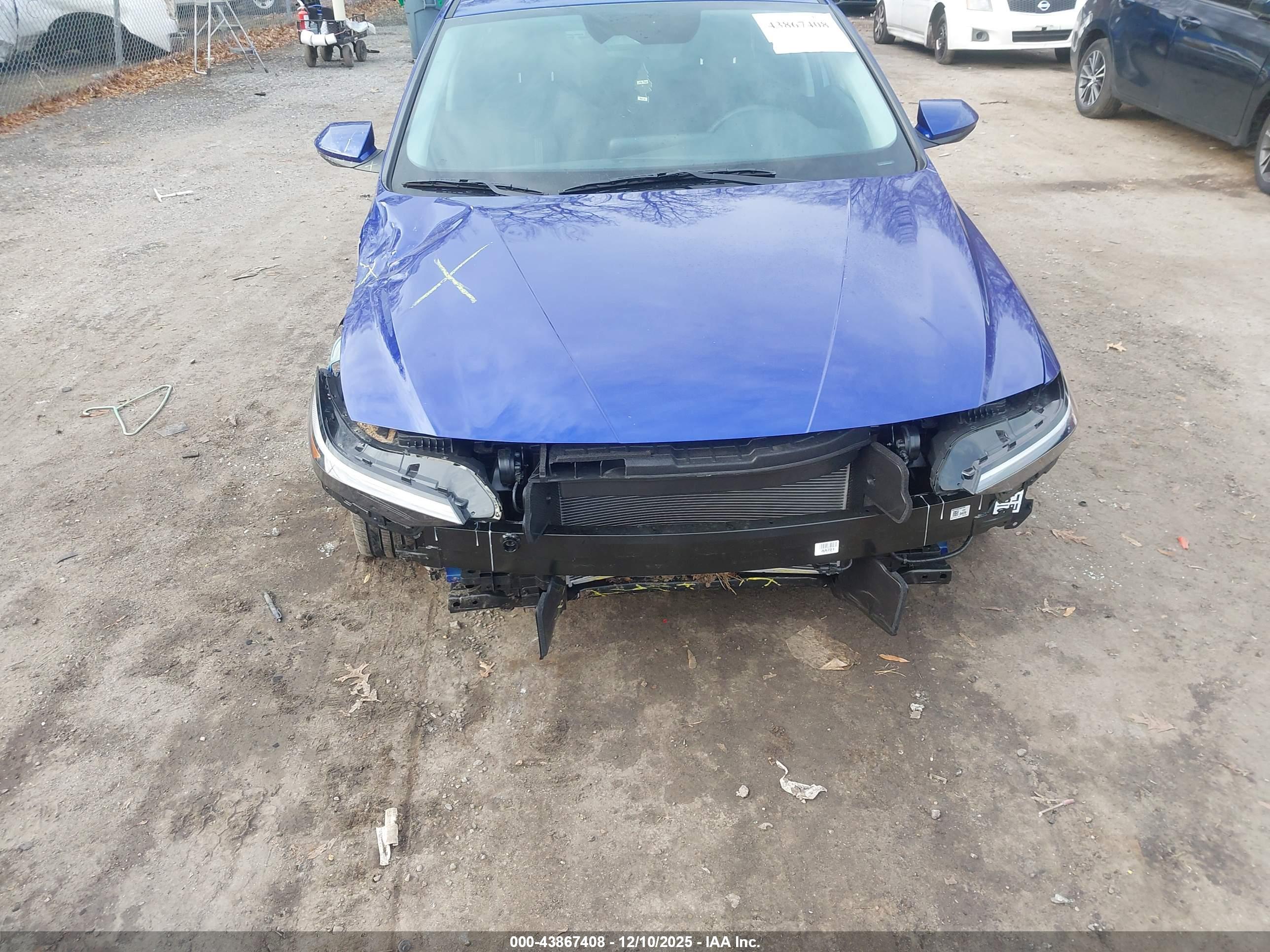 HYUNDAI ELANTRA image 6