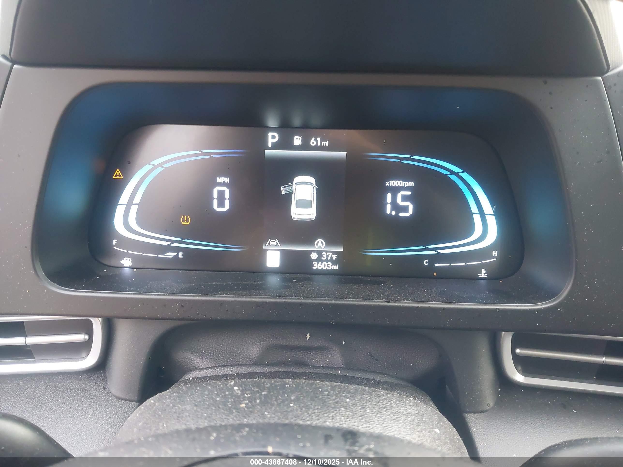 HYUNDAI ELANTRA image 7
