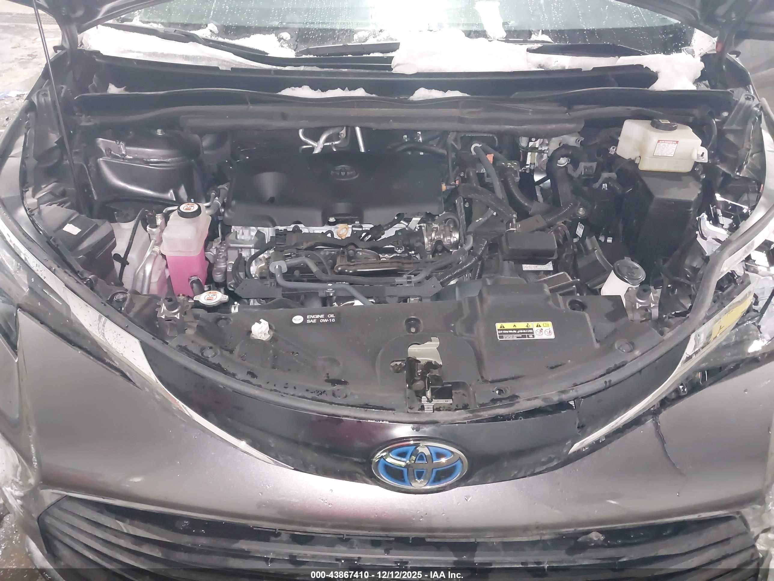 TOYOTA SIENNA image 10