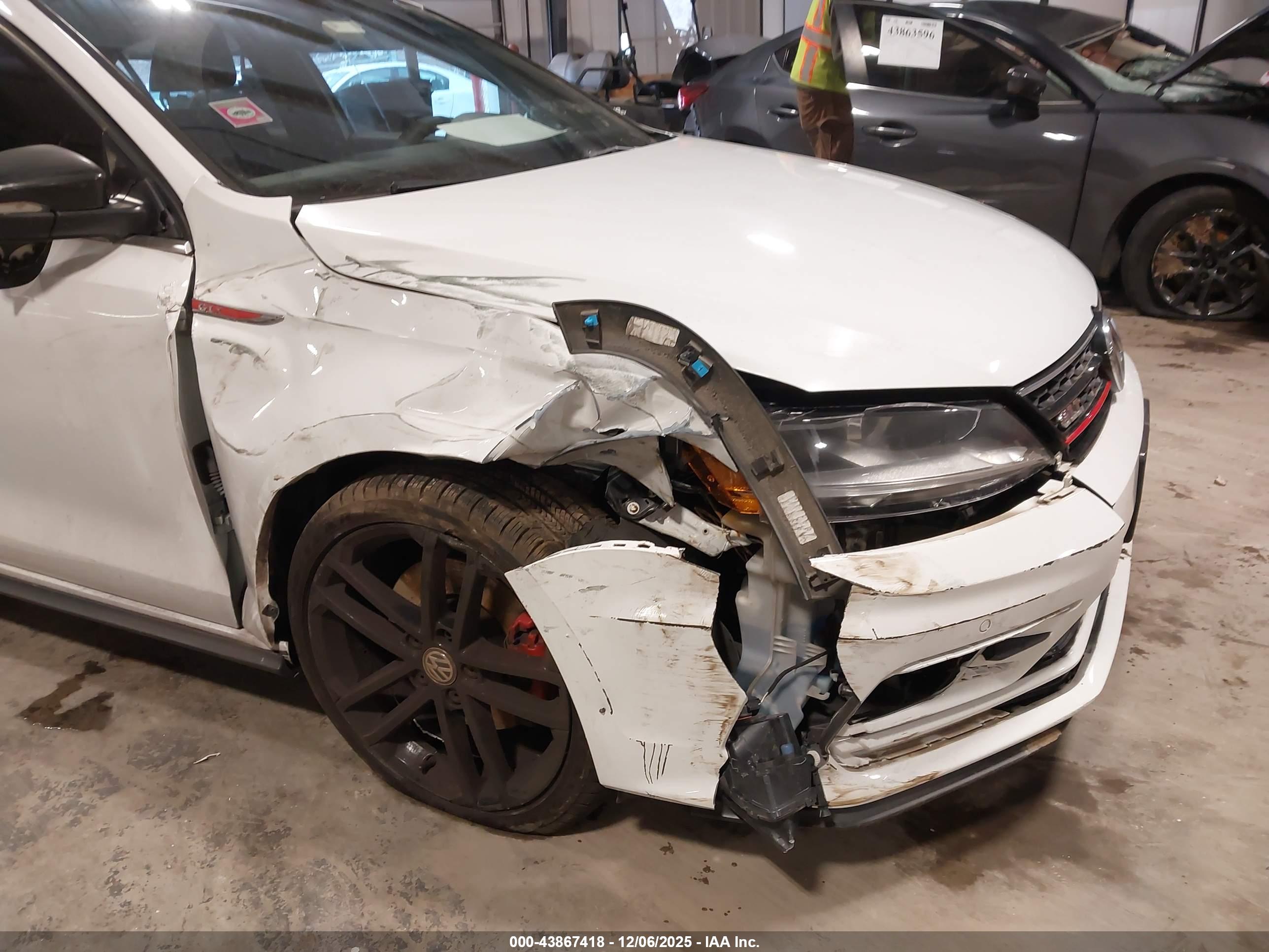 VOLKSWAGEN JETTA image 6
