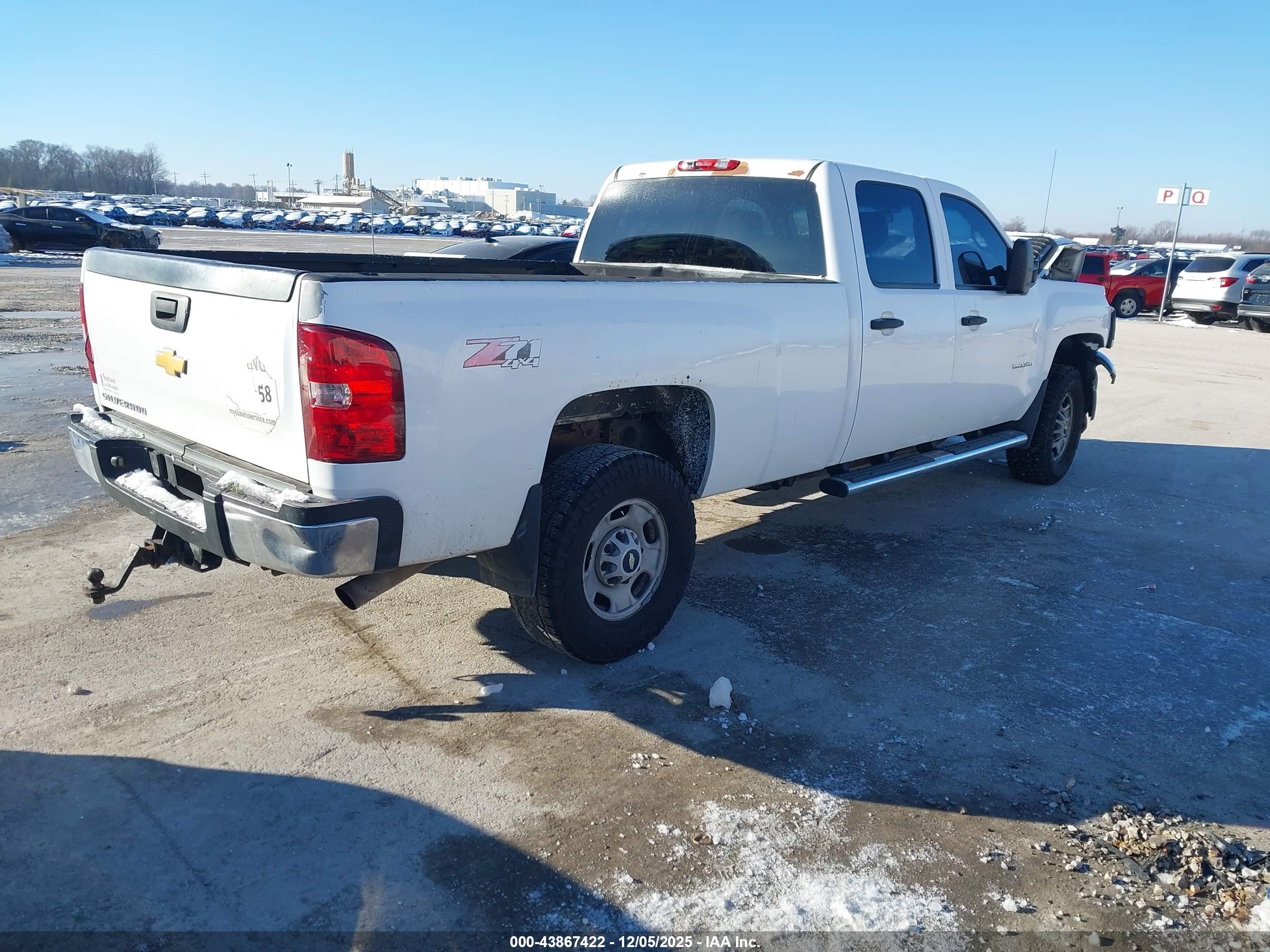 CHEVROLET SILVERADO image 4