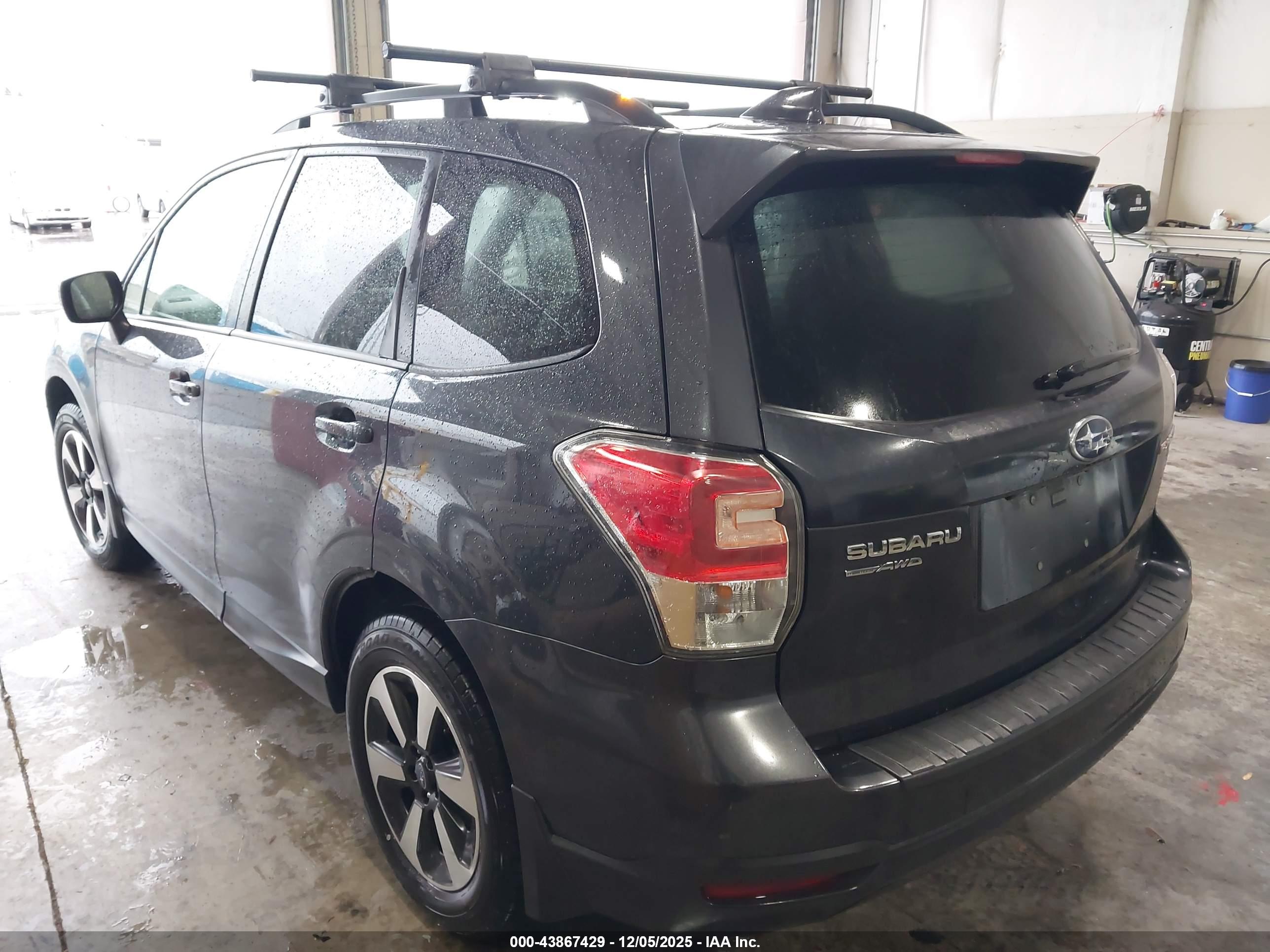 SUBARU FORESTER image 3