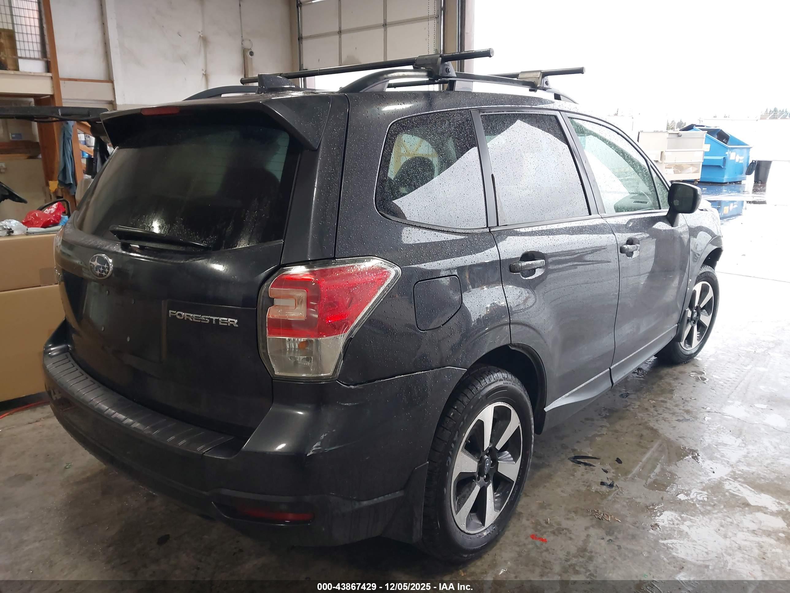 SUBARU FORESTER image 4