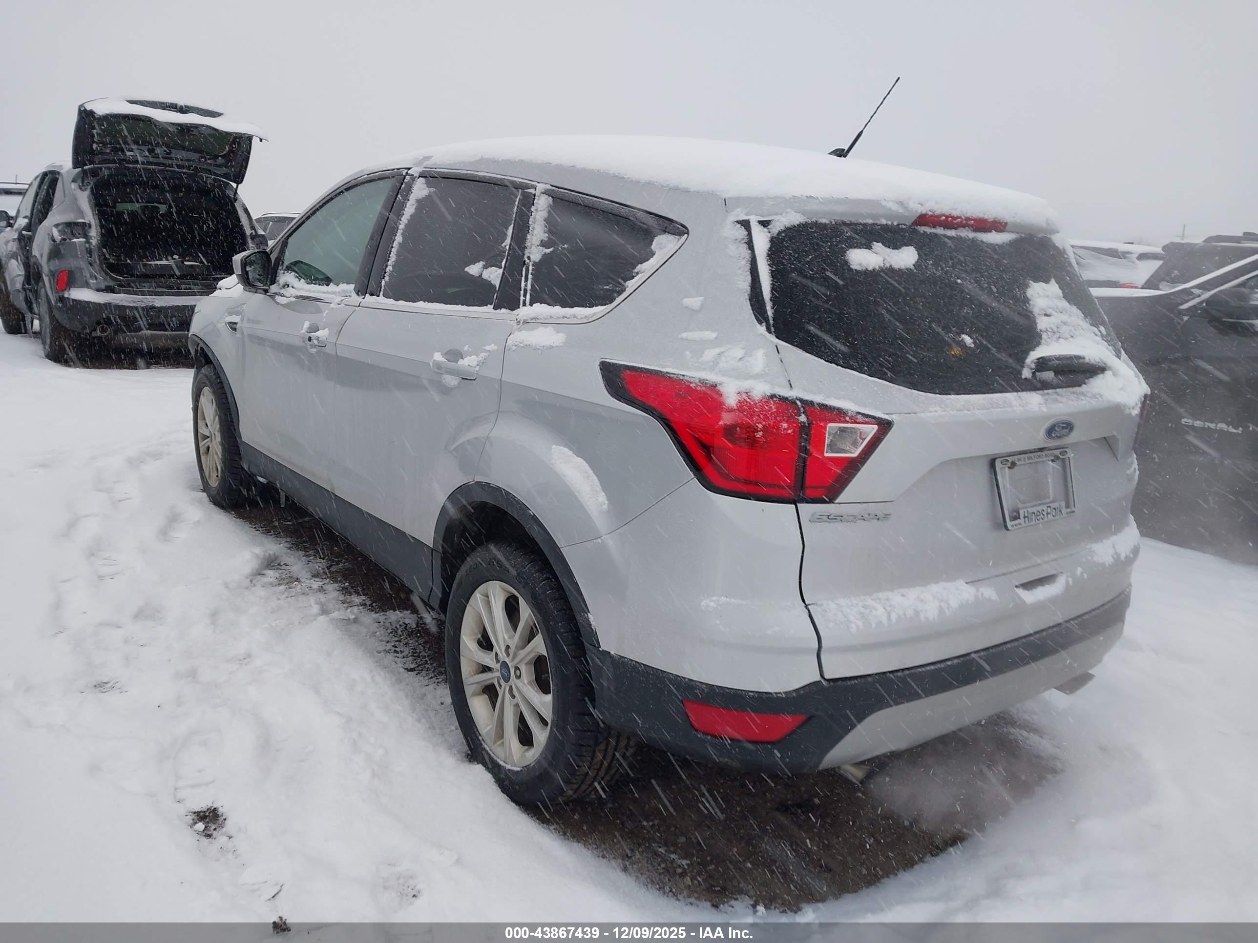 FORD ESCAPE image 3