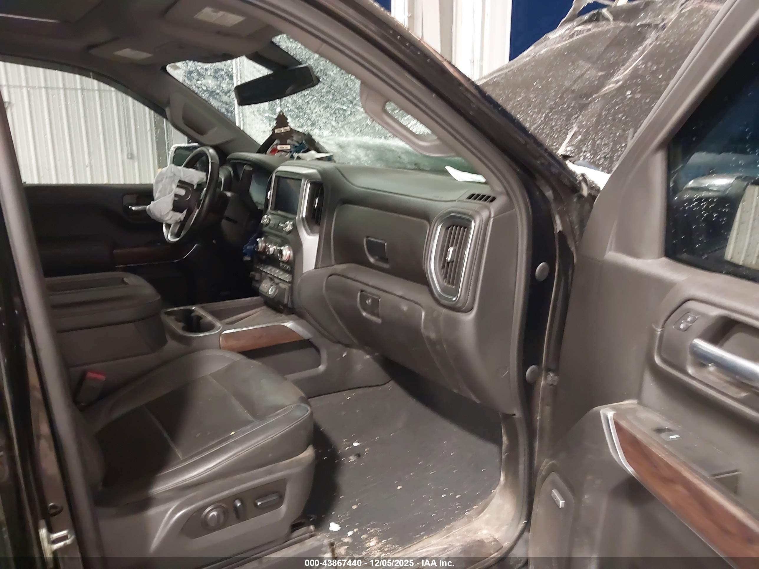 GMC SIERRA image 5