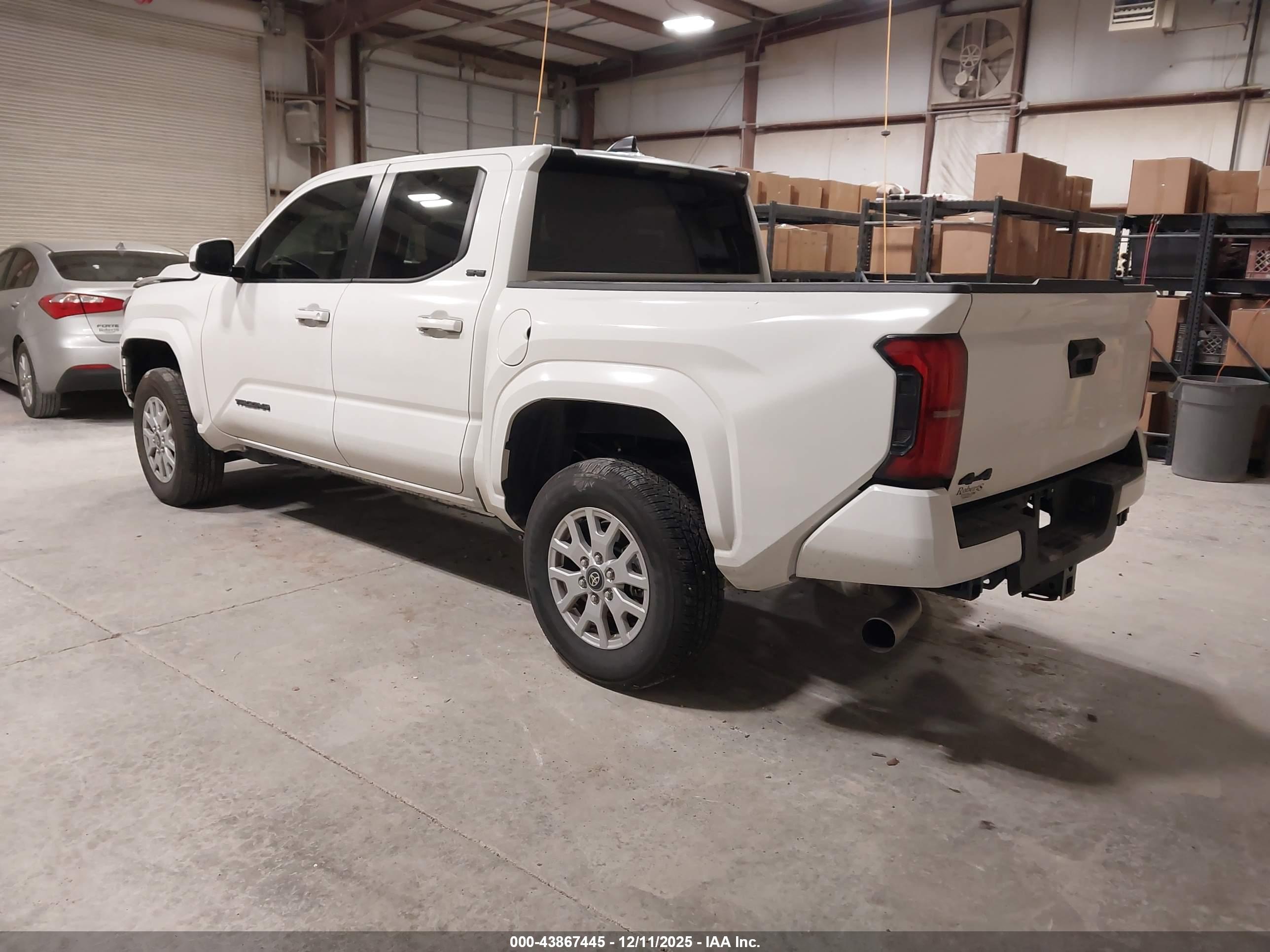 TOYOTA TACOMA image 3