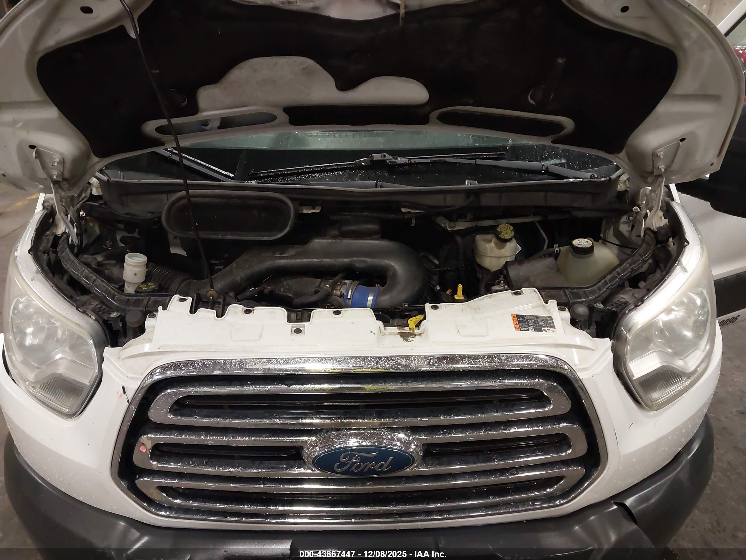 FORD TRANSIT-250 image 10