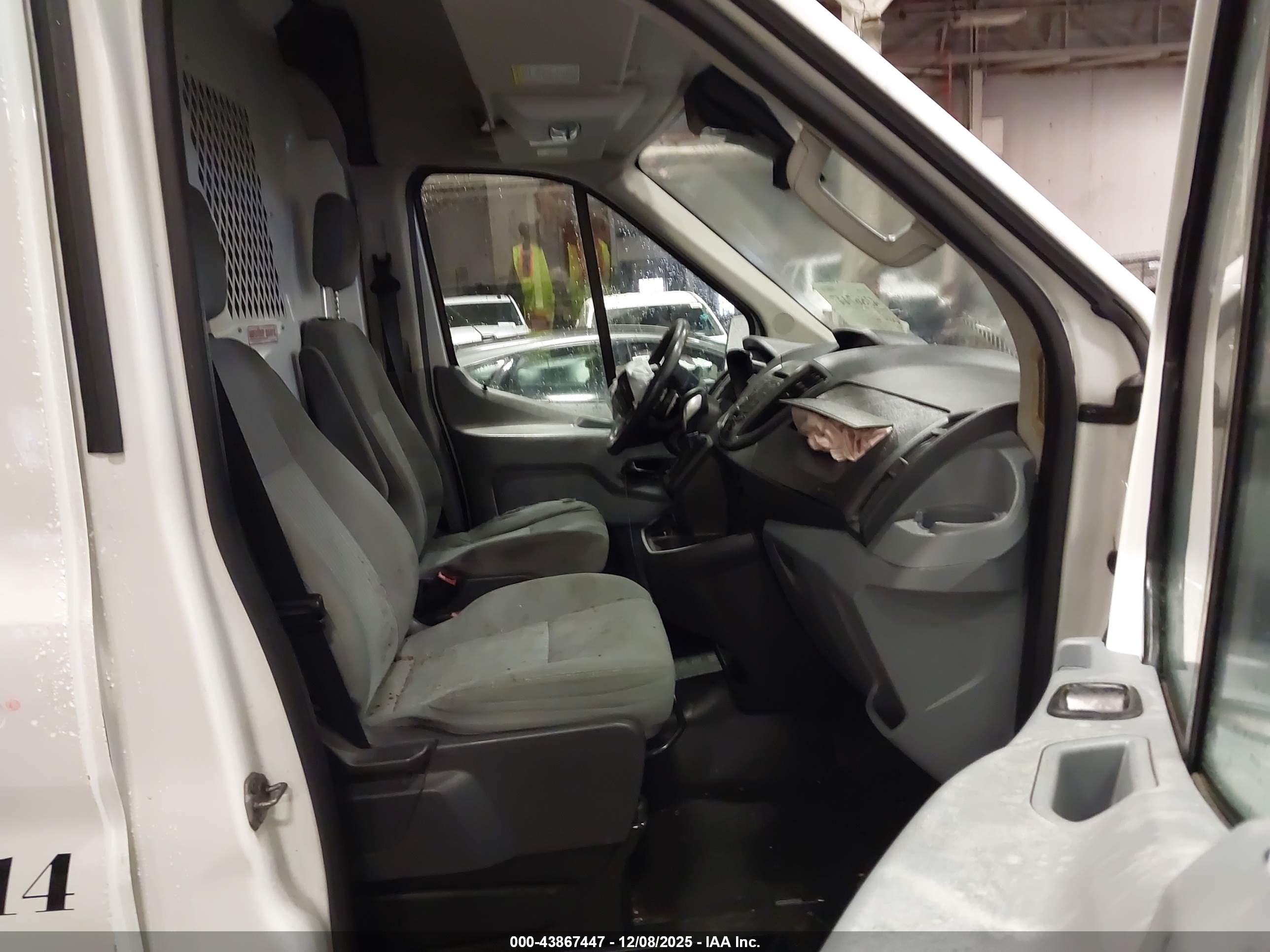 FORD TRANSIT-250 image 5