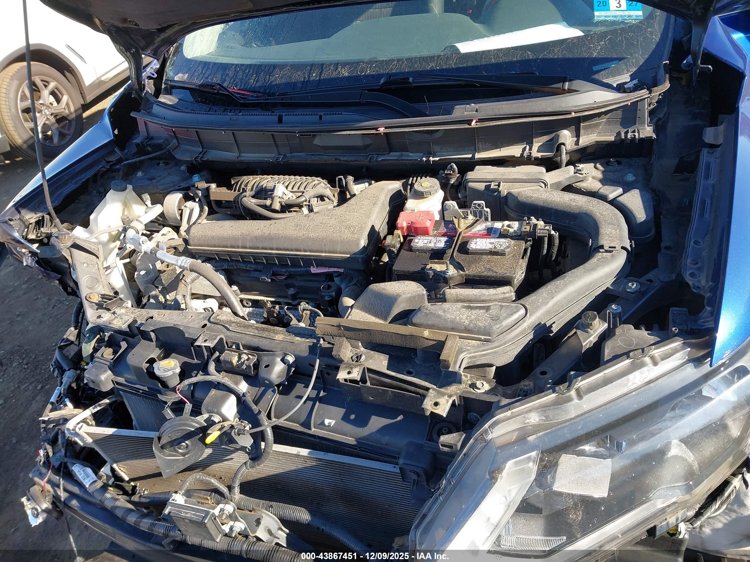NISSAN ROGUE image 10