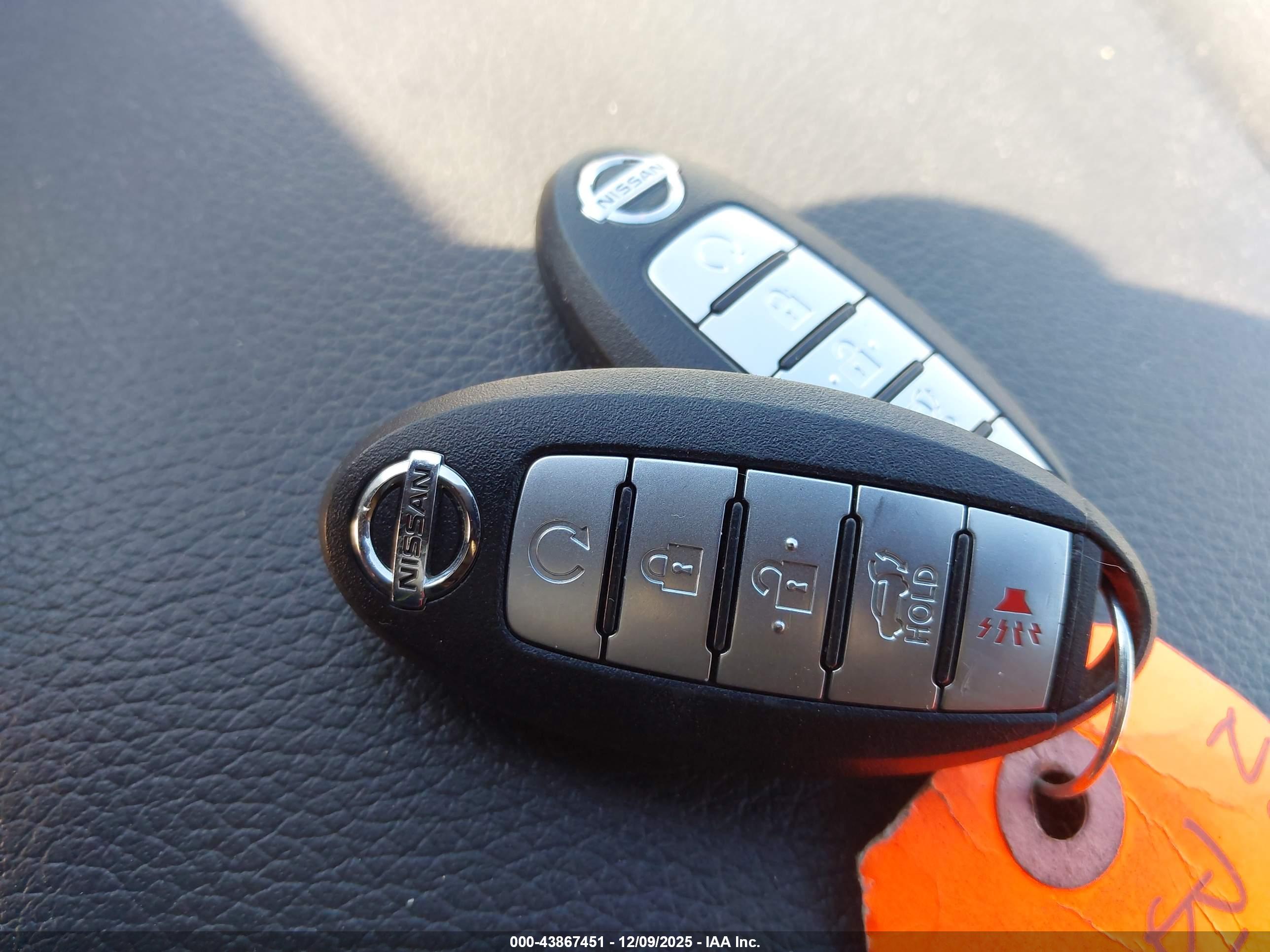 NISSAN ROGUE image 11