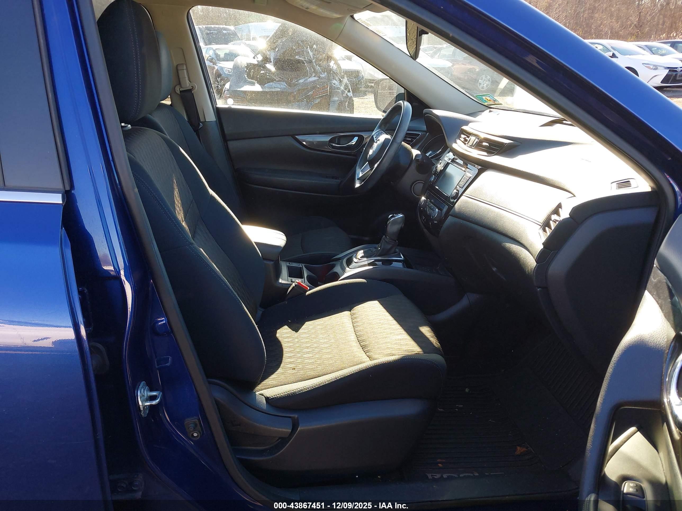 NISSAN ROGUE image 5