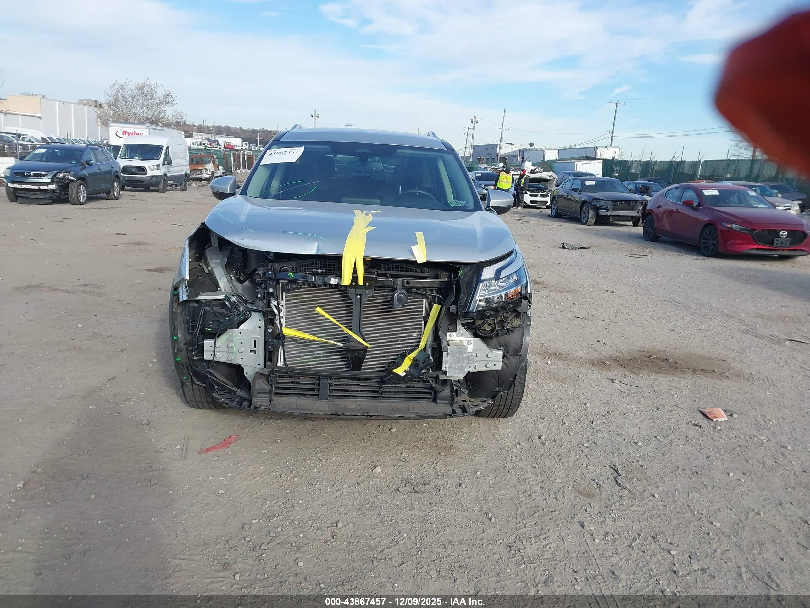 NISSAN PATHFINDER image 6