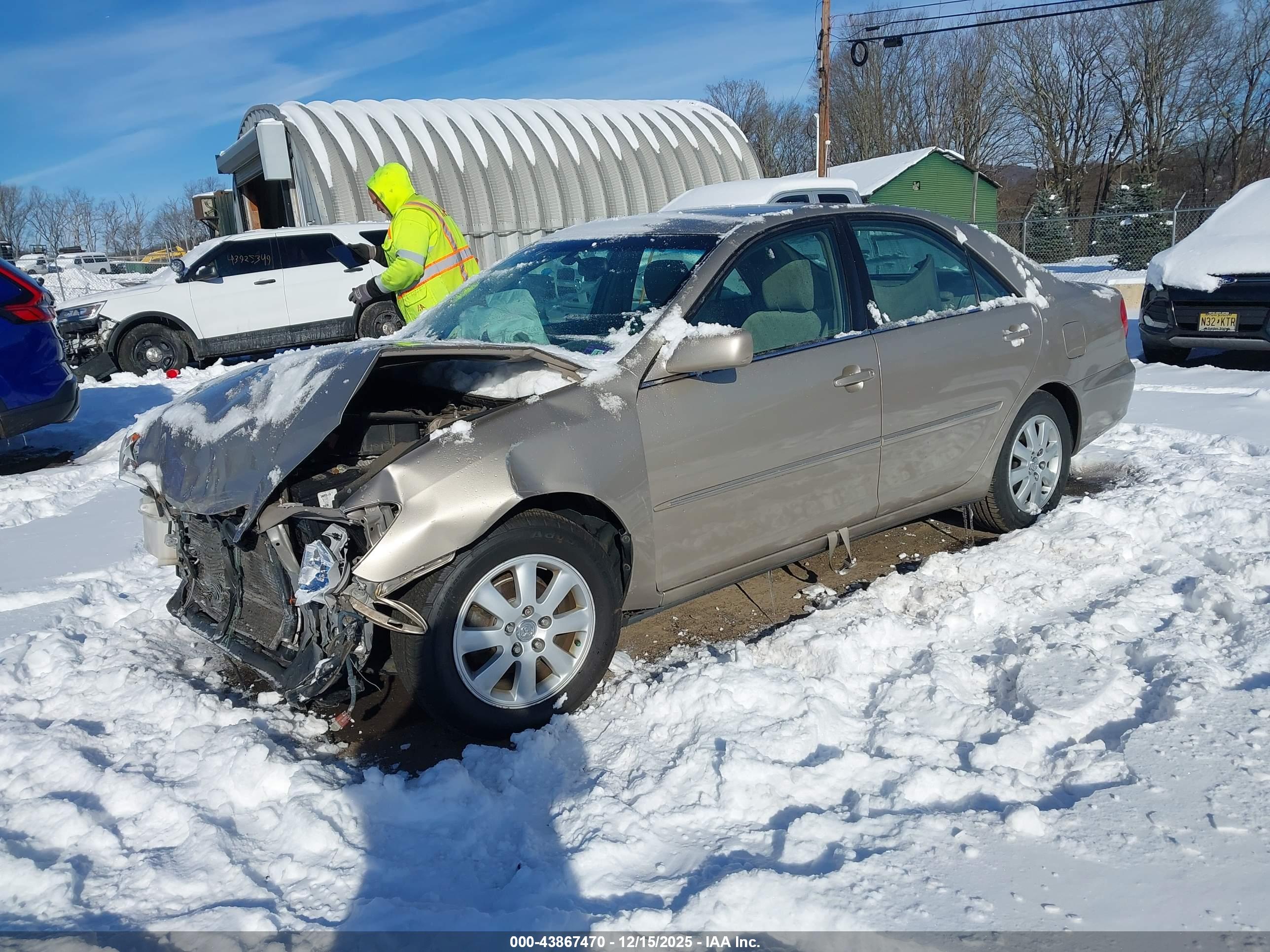 TOYOTA CAMRY image 2
