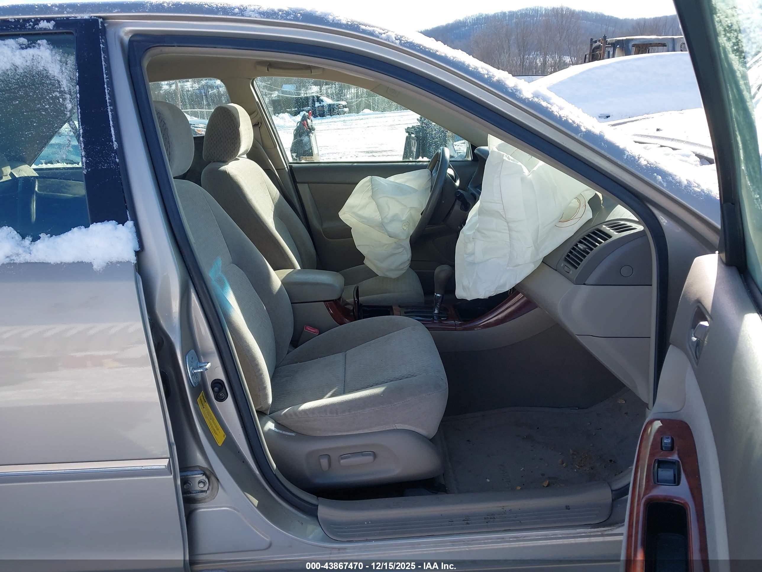 TOYOTA CAMRY image 5