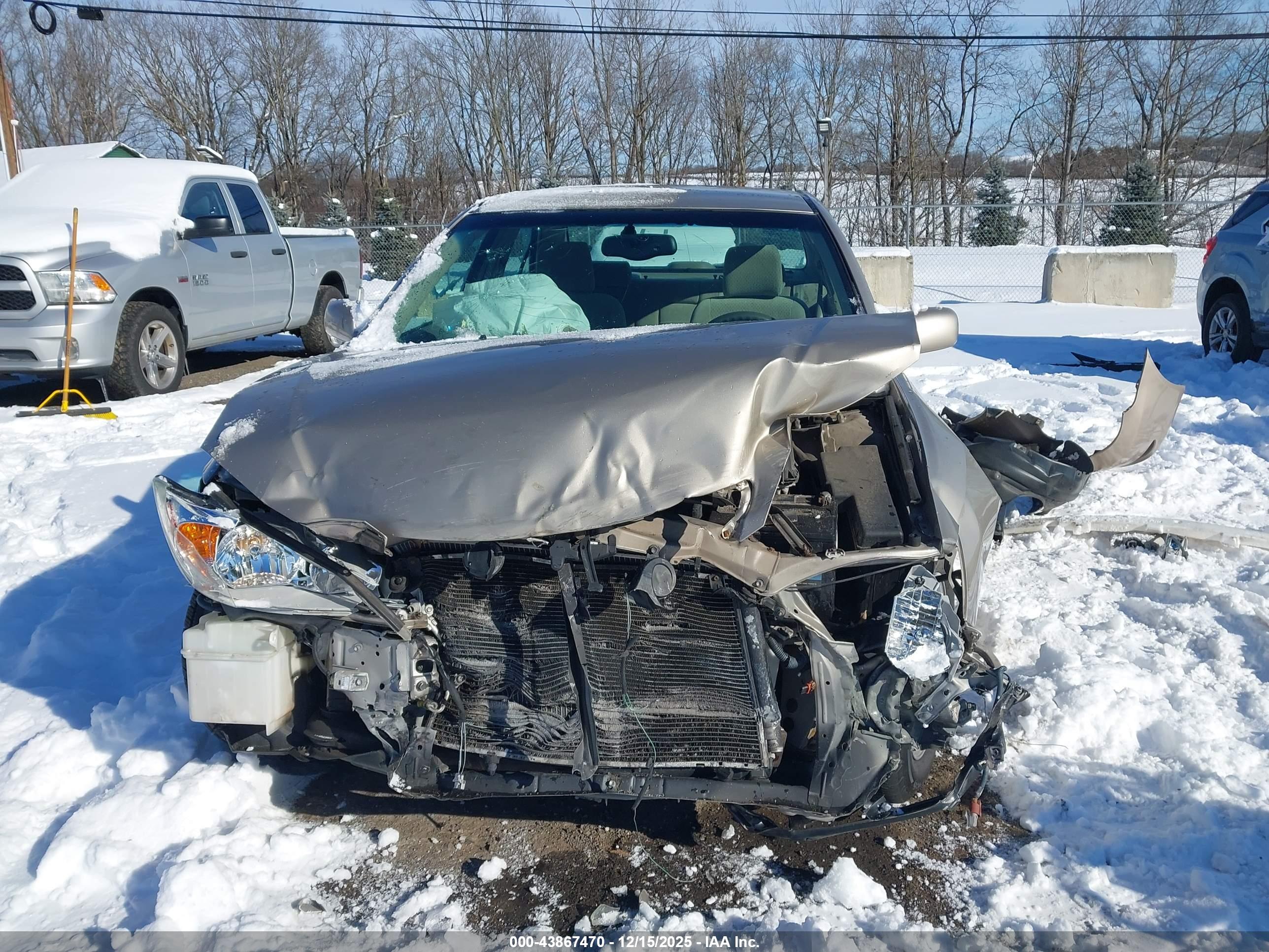 TOYOTA CAMRY image 6