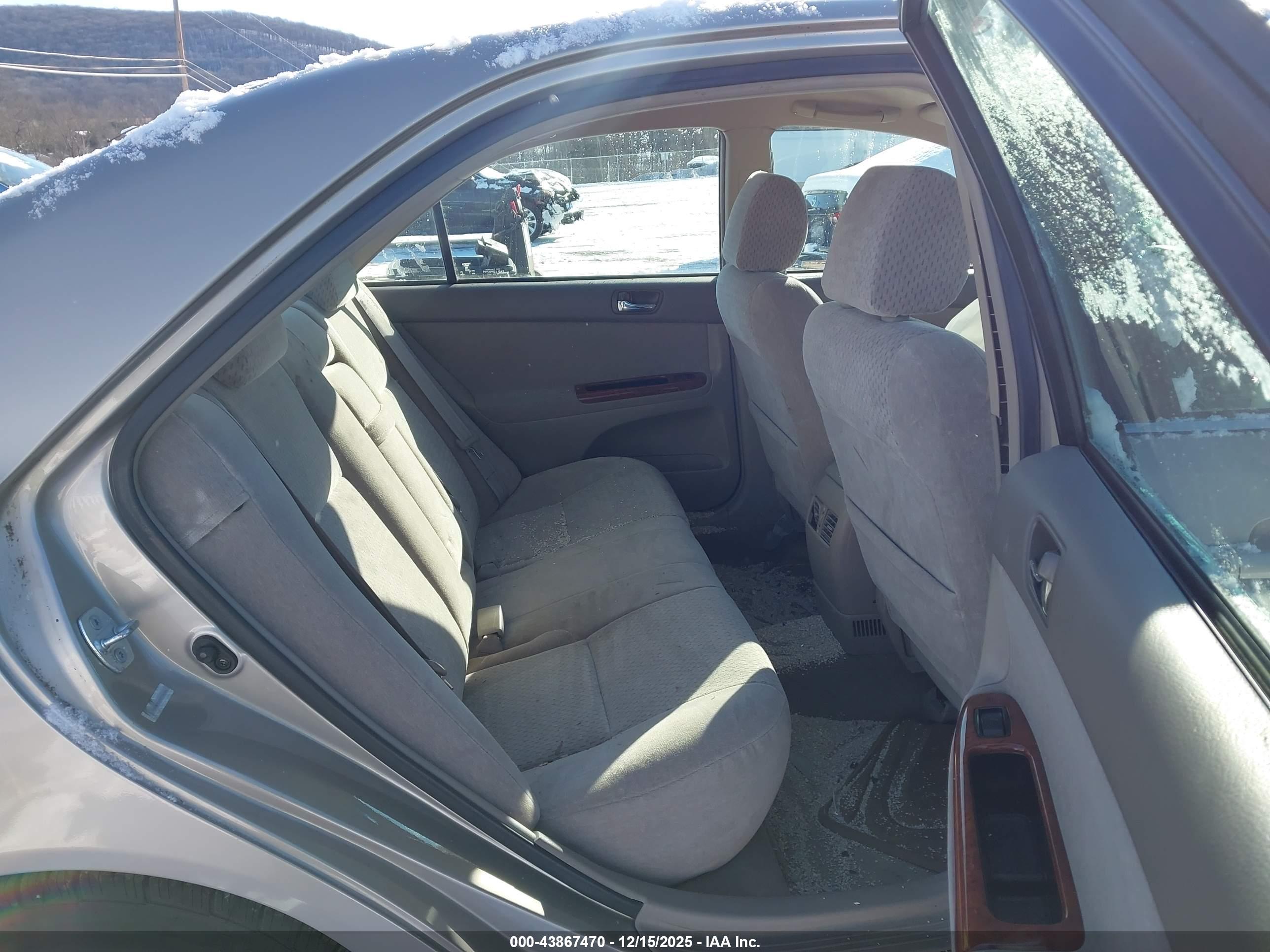 TOYOTA CAMRY image 8