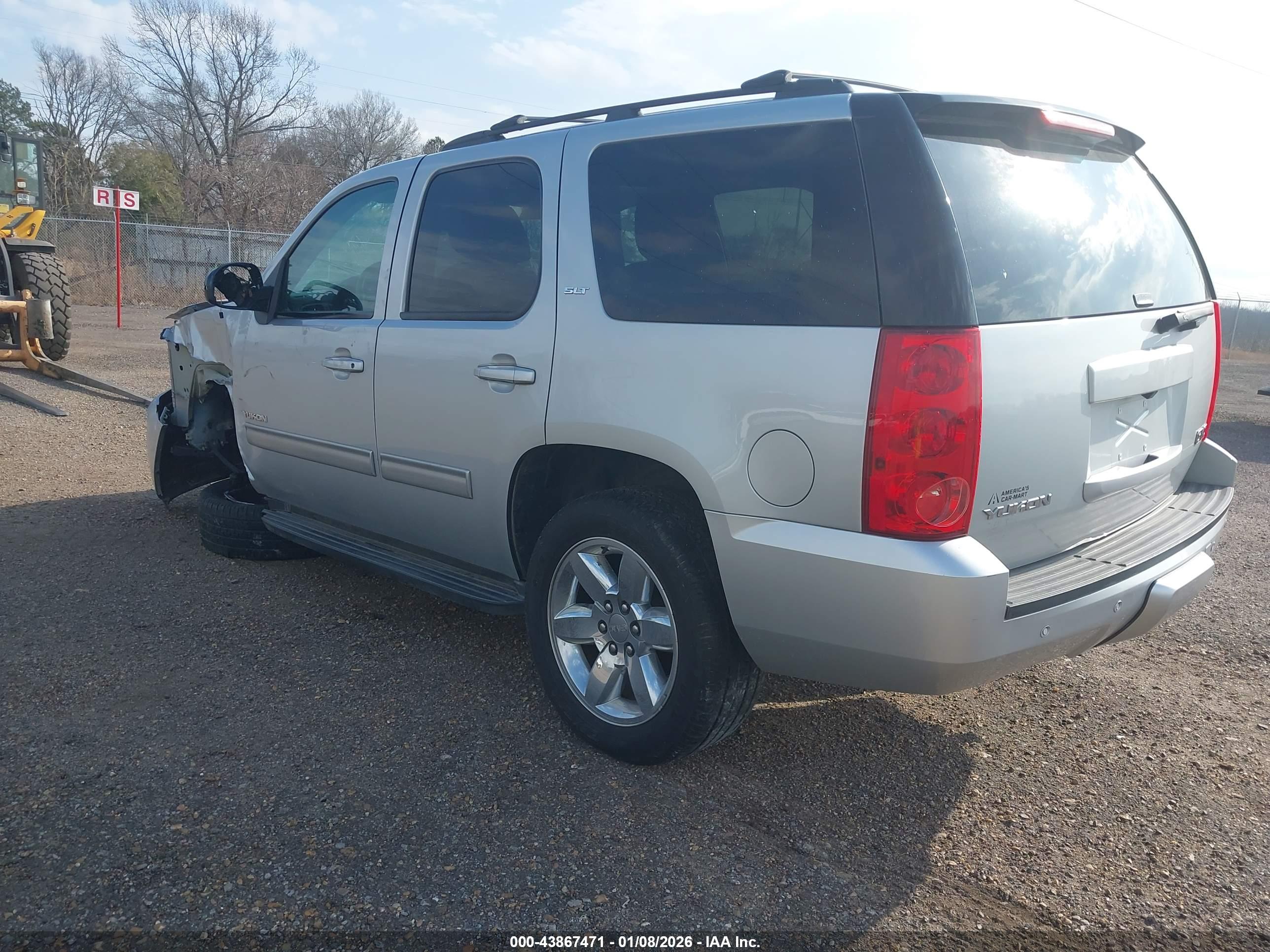 GMC YUKON image 3