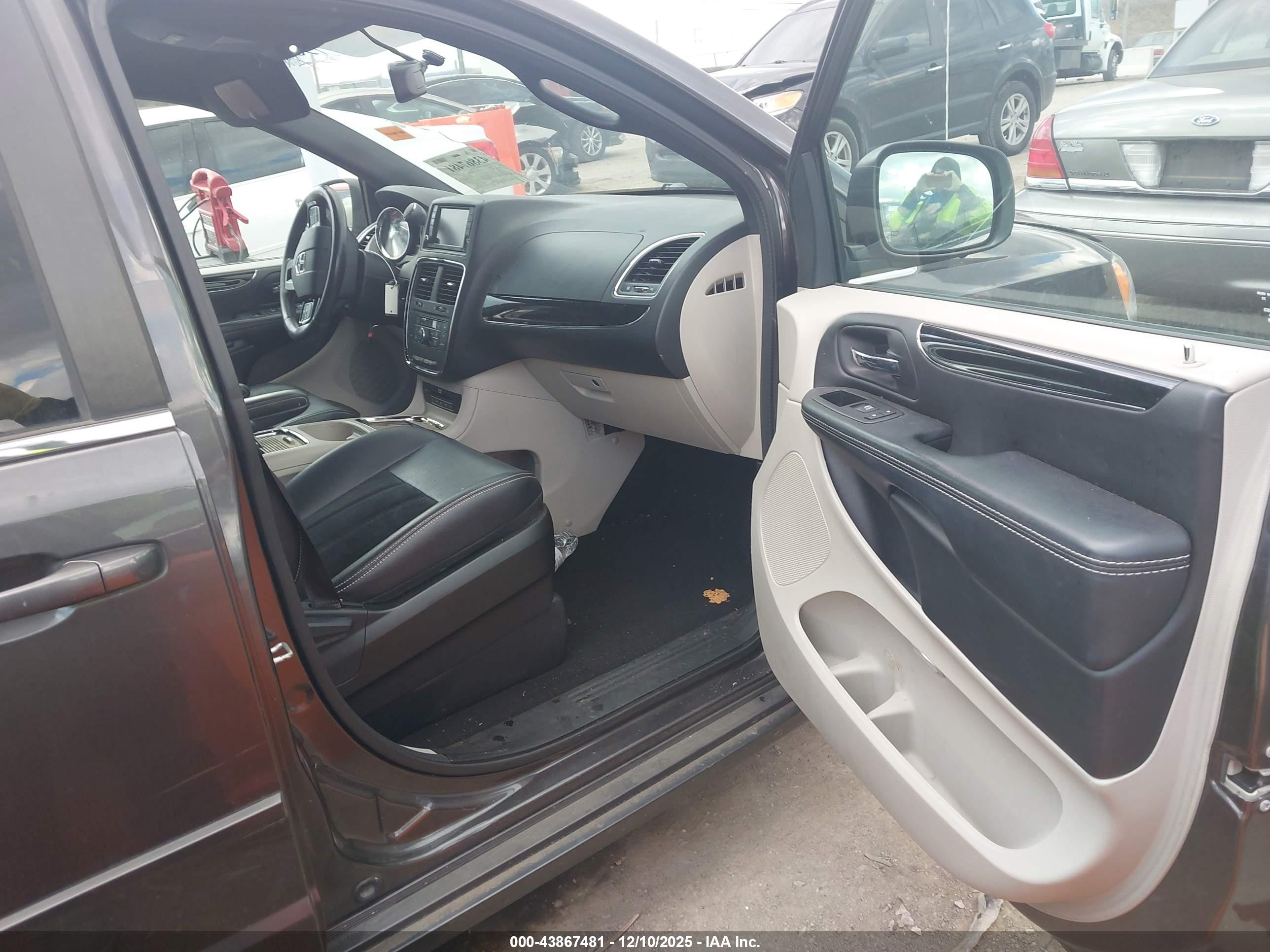 DODGE GRAND image 5