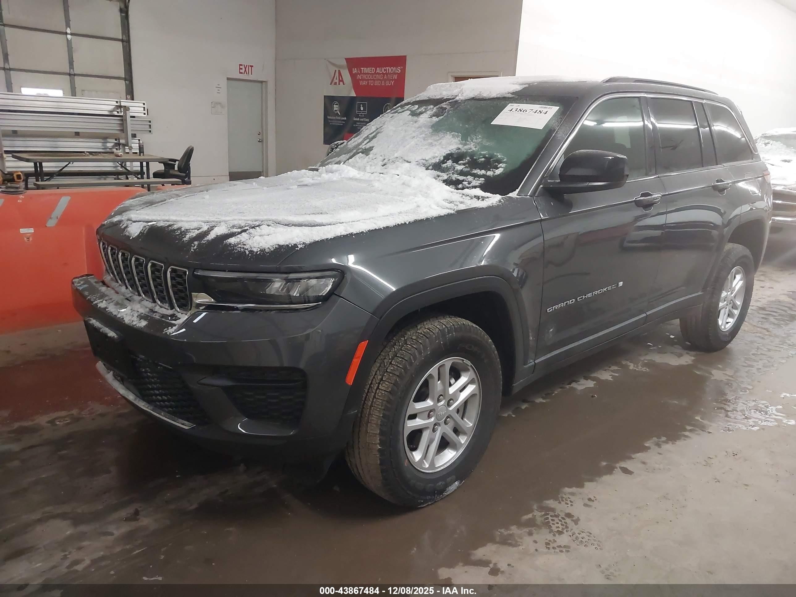 JEEP GRAND image 2