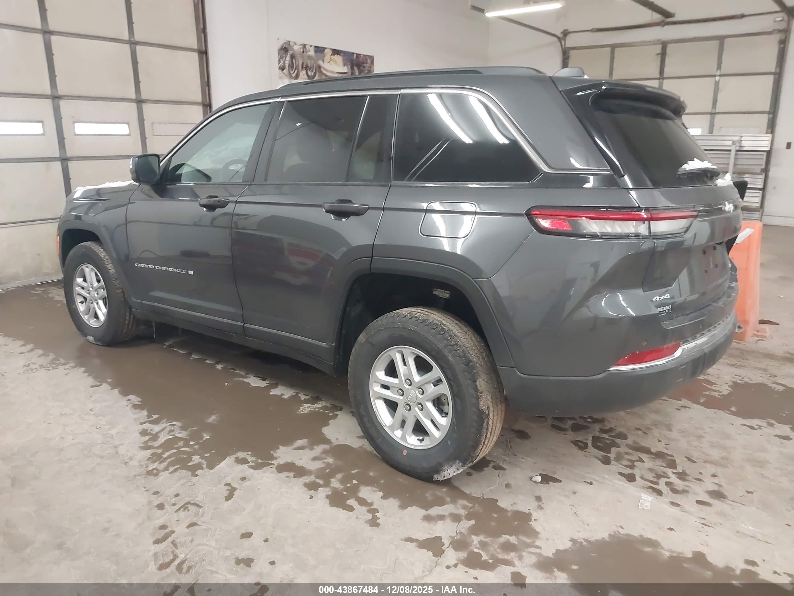 JEEP GRAND image 3