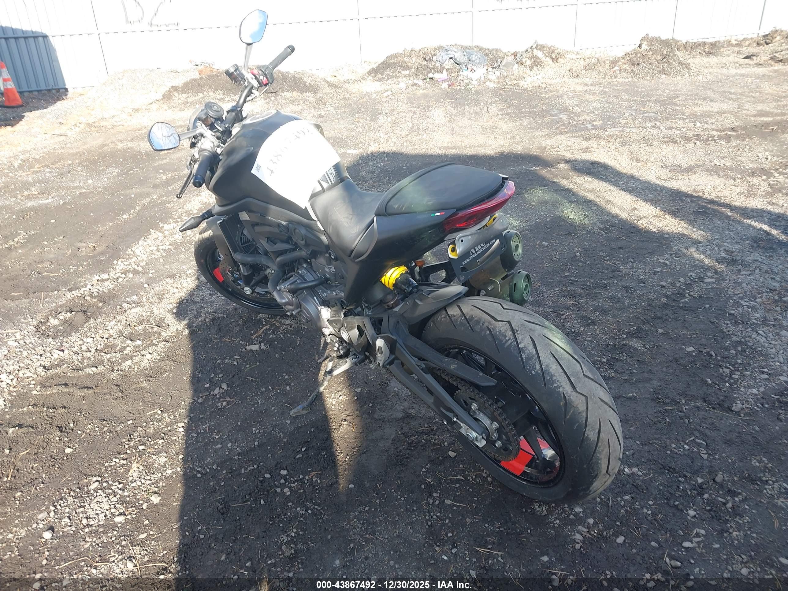 DUCATI MONSTER image 3