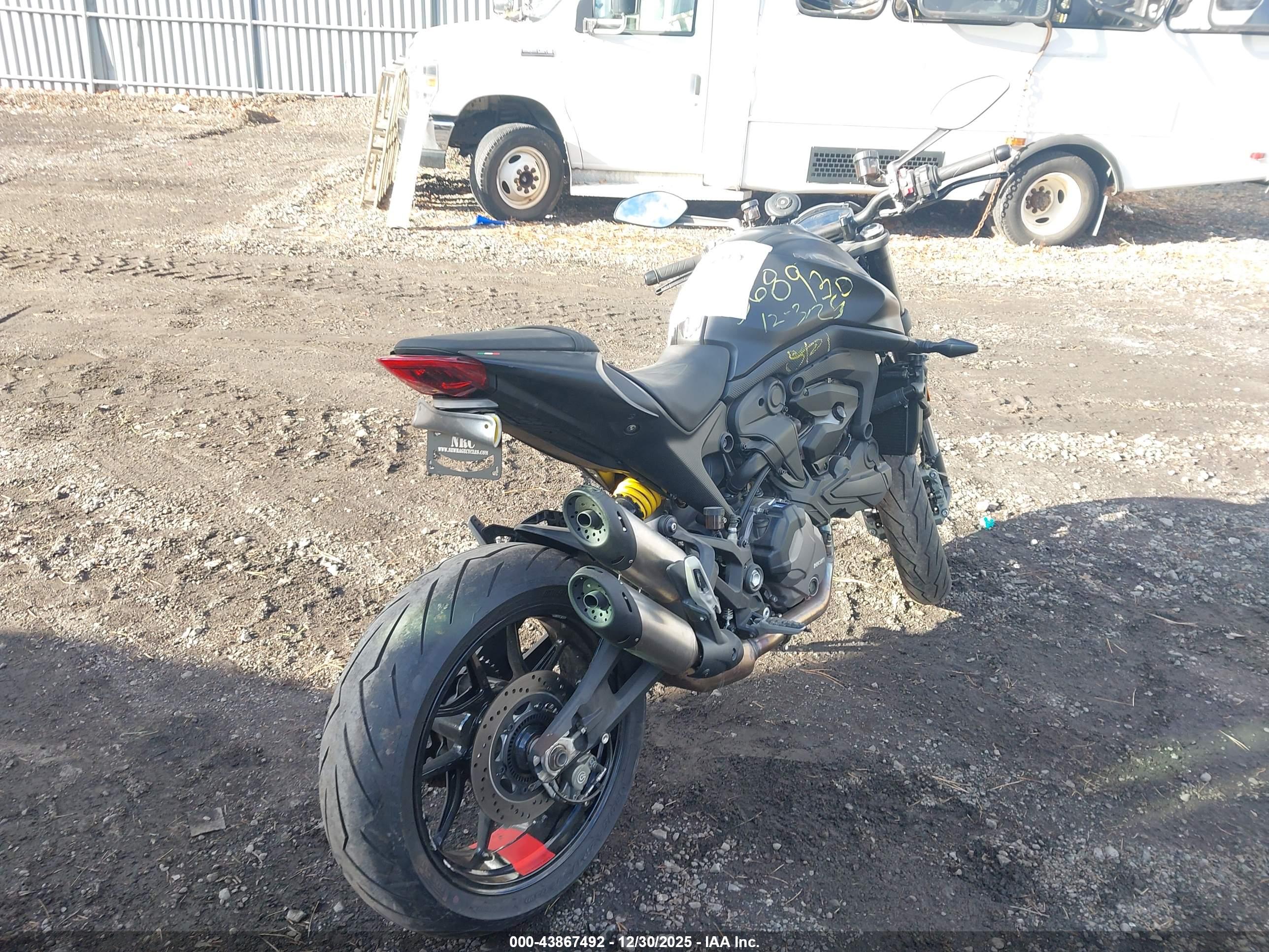 DUCATI MONSTER image 4