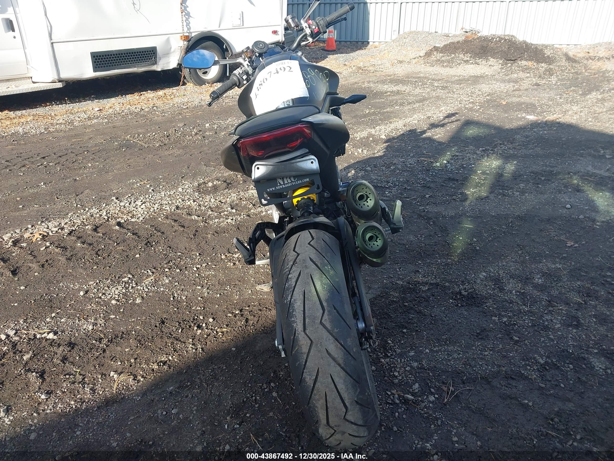 DUCATI MONSTER image 6