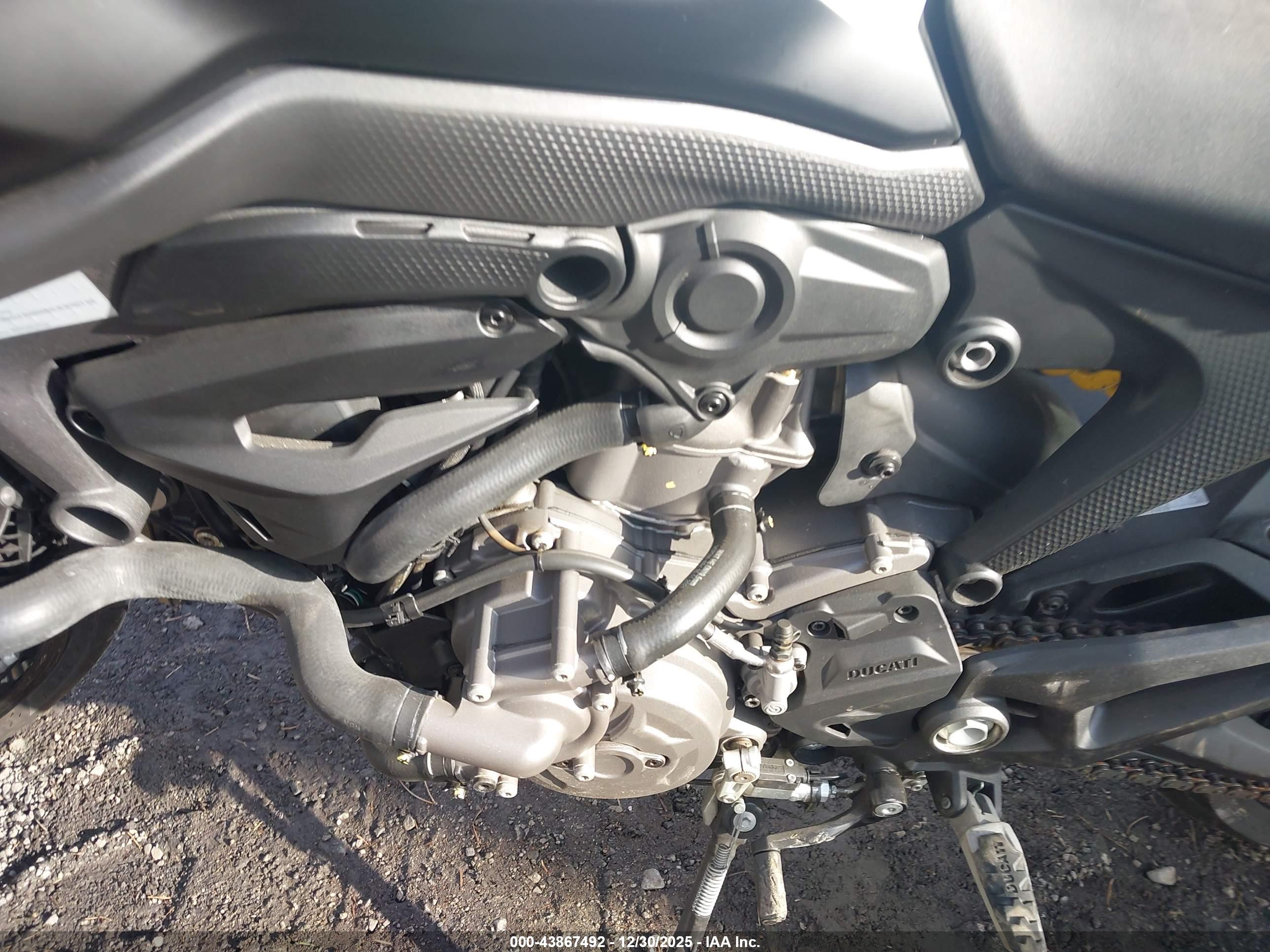 DUCATI MONSTER image 9