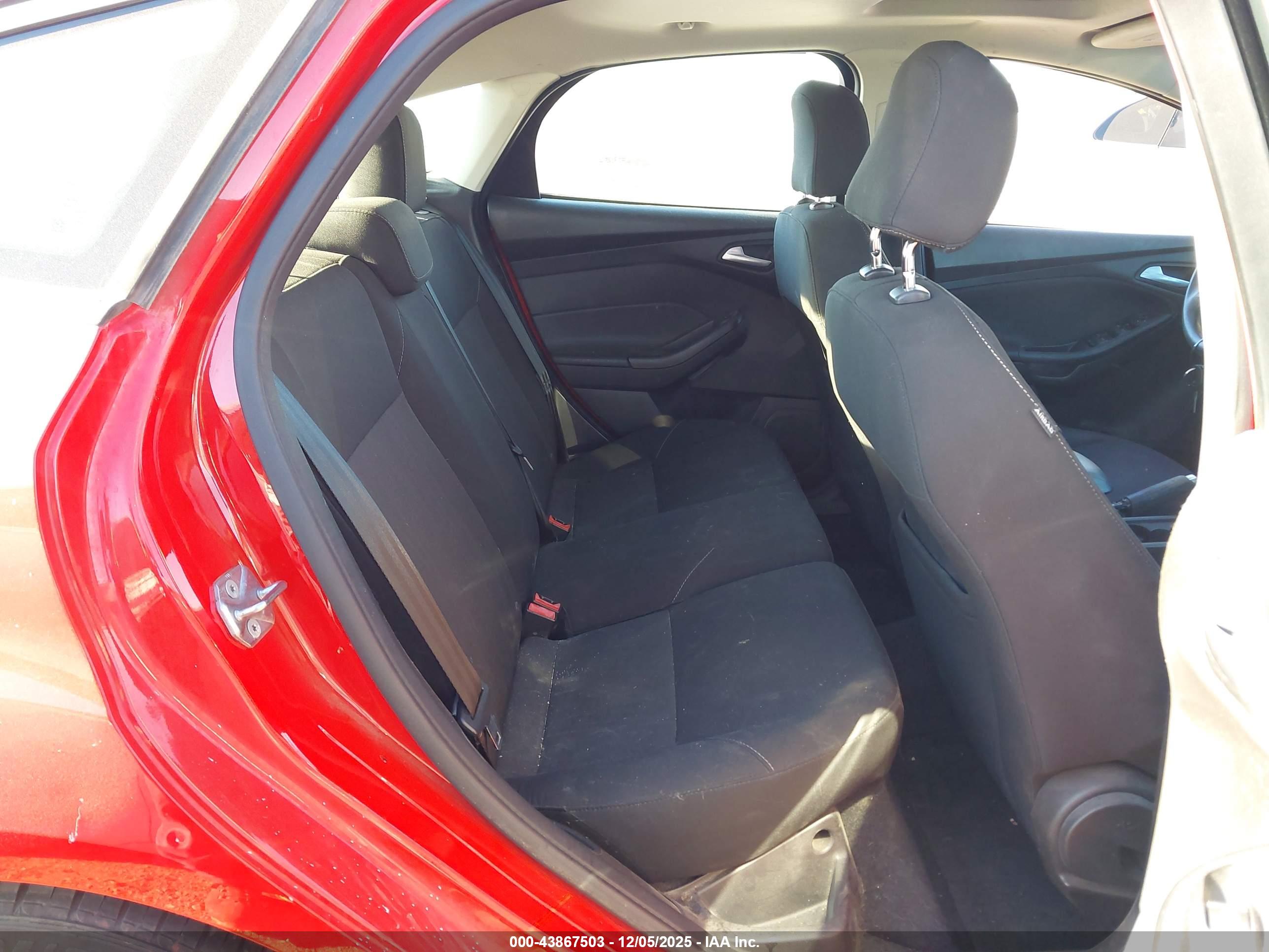 FORD FOCUS image 8